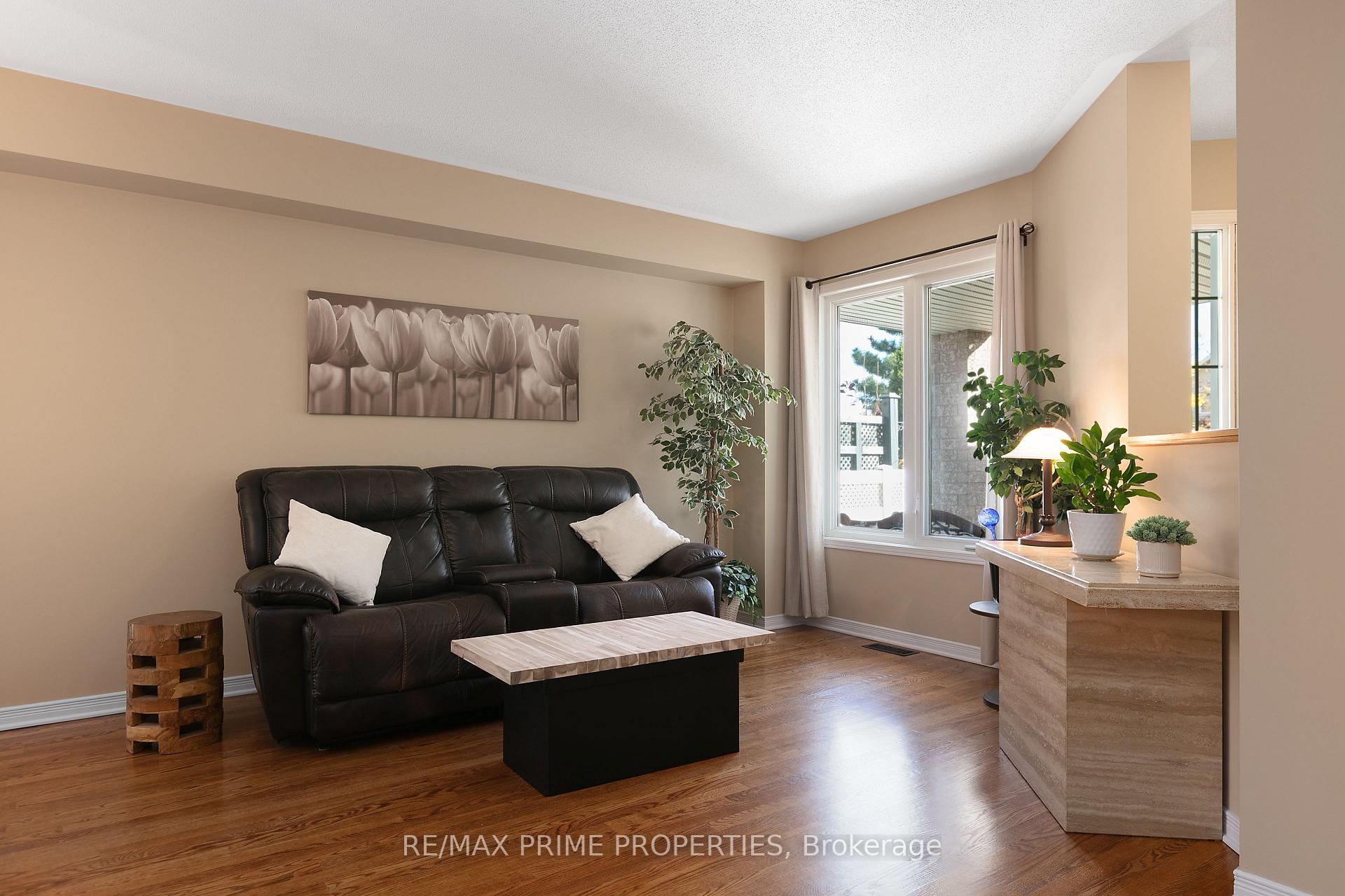 Photo 5 of 1545 Senateurs Way, Ottawa, Fallingbrook/Pineridge — HOMEH