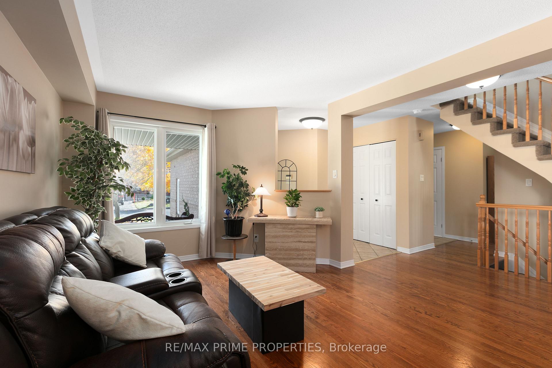 Photo 6 of 1545 Senateurs Way, Ottawa, Fallingbrook/Pineridge — HOMEH
