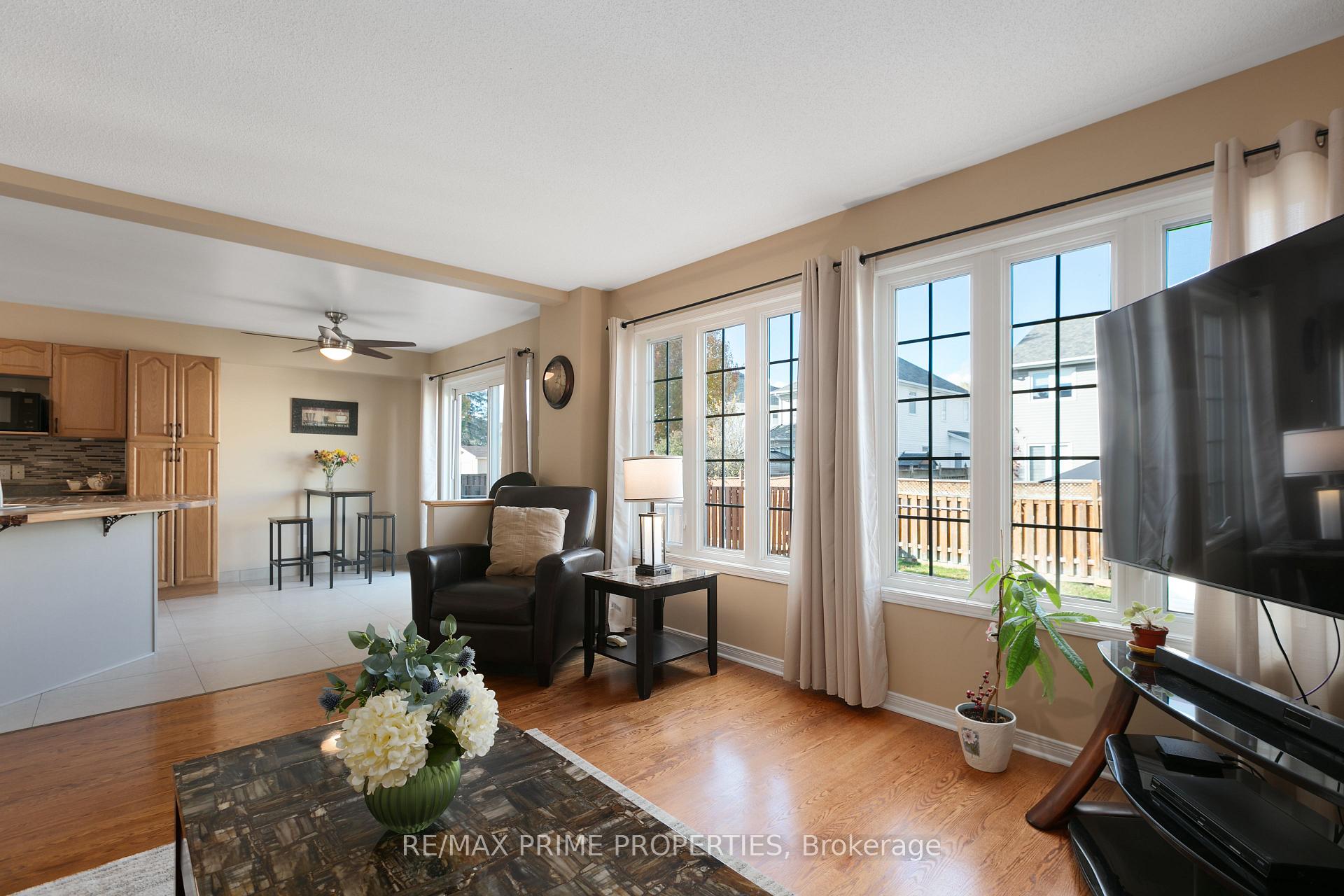Photo 12 of 1545 Senateurs Way, Ottawa, Fallingbrook/Pineridge — HOMEH