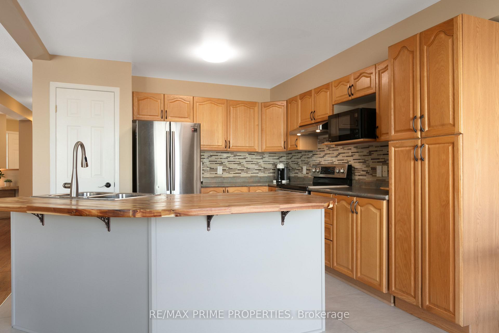 Photo 13 of 1545 Senateurs Way, Ottawa, Fallingbrook/Pineridge — HOMEH