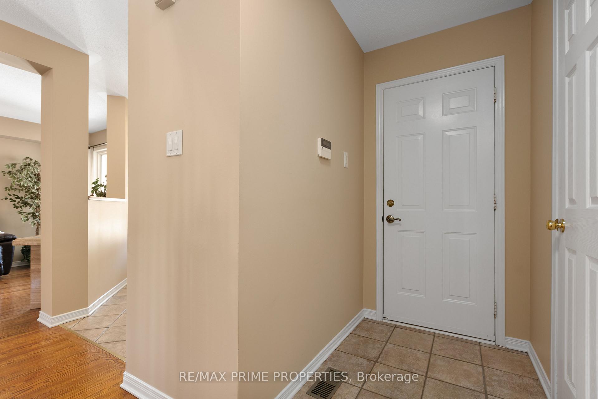 Photo 18 of 1545 Senateurs Way, Ottawa, Fallingbrook/Pineridge — HOMEH