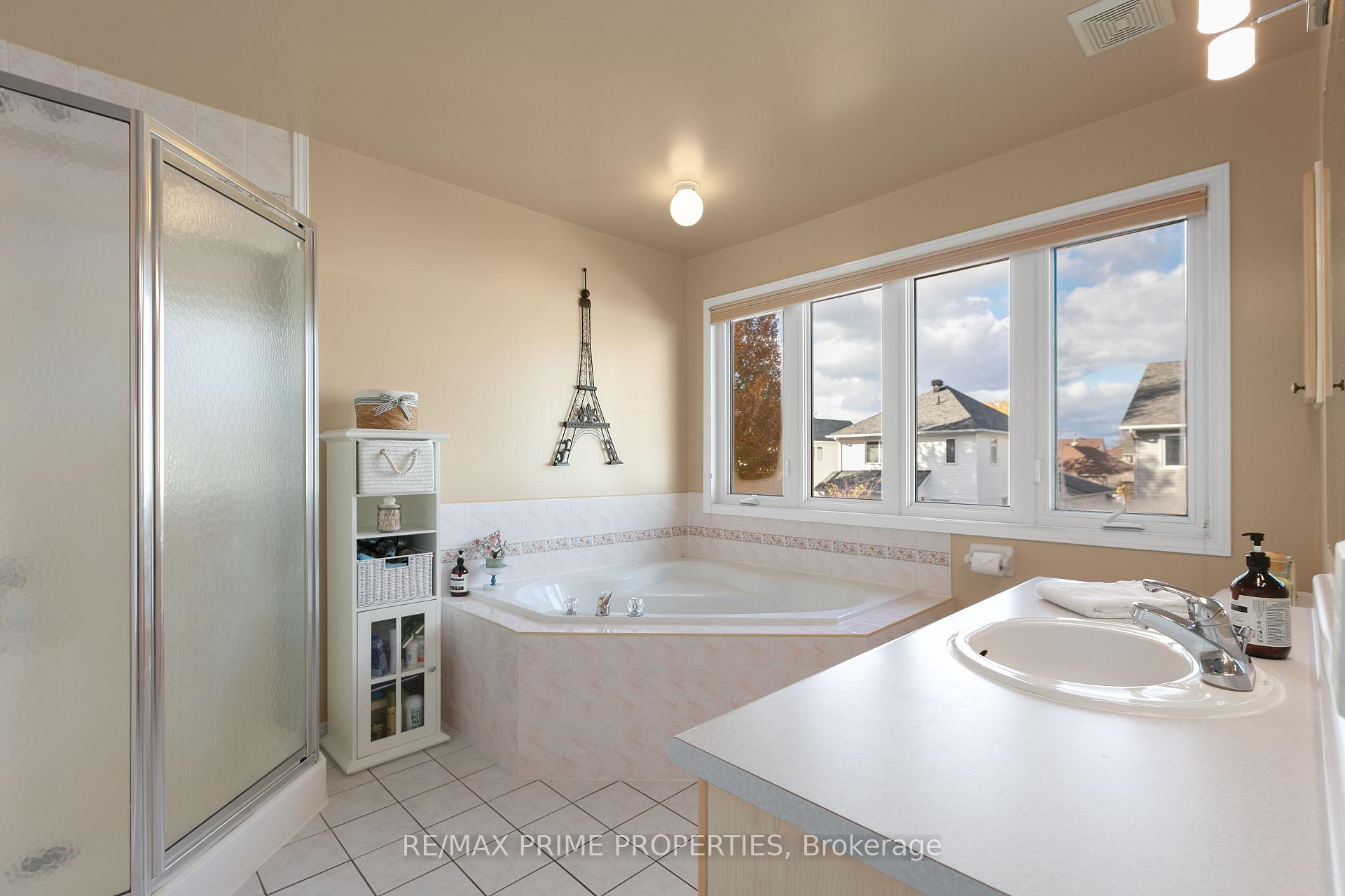 Photo 28 of 1545 Senateurs Way, Ottawa, Fallingbrook/Pineridge — HOMEH