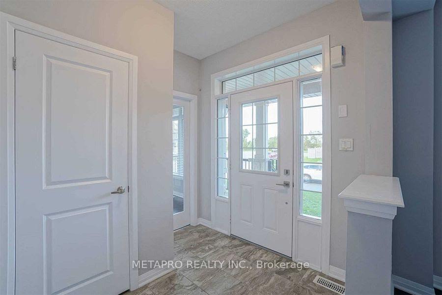 Photo 2 of 83 Pridham Place W, New Tecumseth, Tottenham — HOMEH