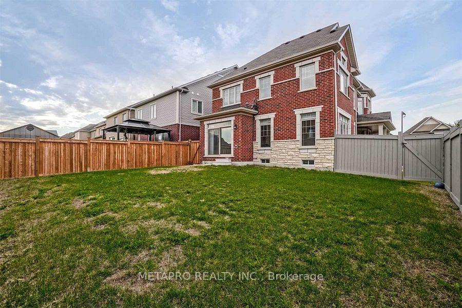 Photo 5 of 83 Pridham Place W, New Tecumseth, Tottenham — HOMEH