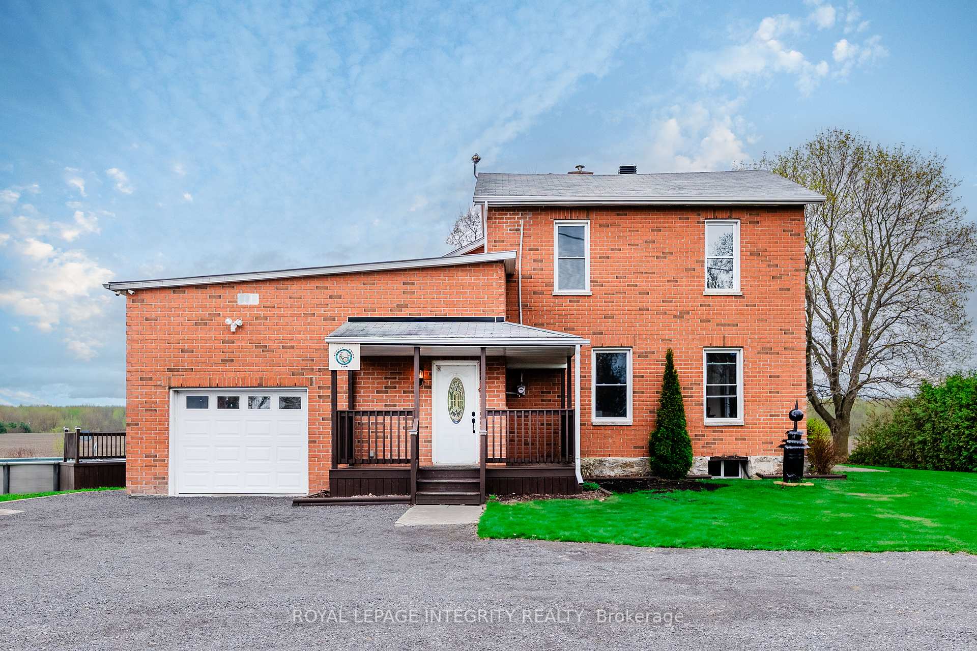 Photo 3 of 1525 County 34 Road, North Glengarry, North Glengarry (Lochiel) Twp — HOMEH