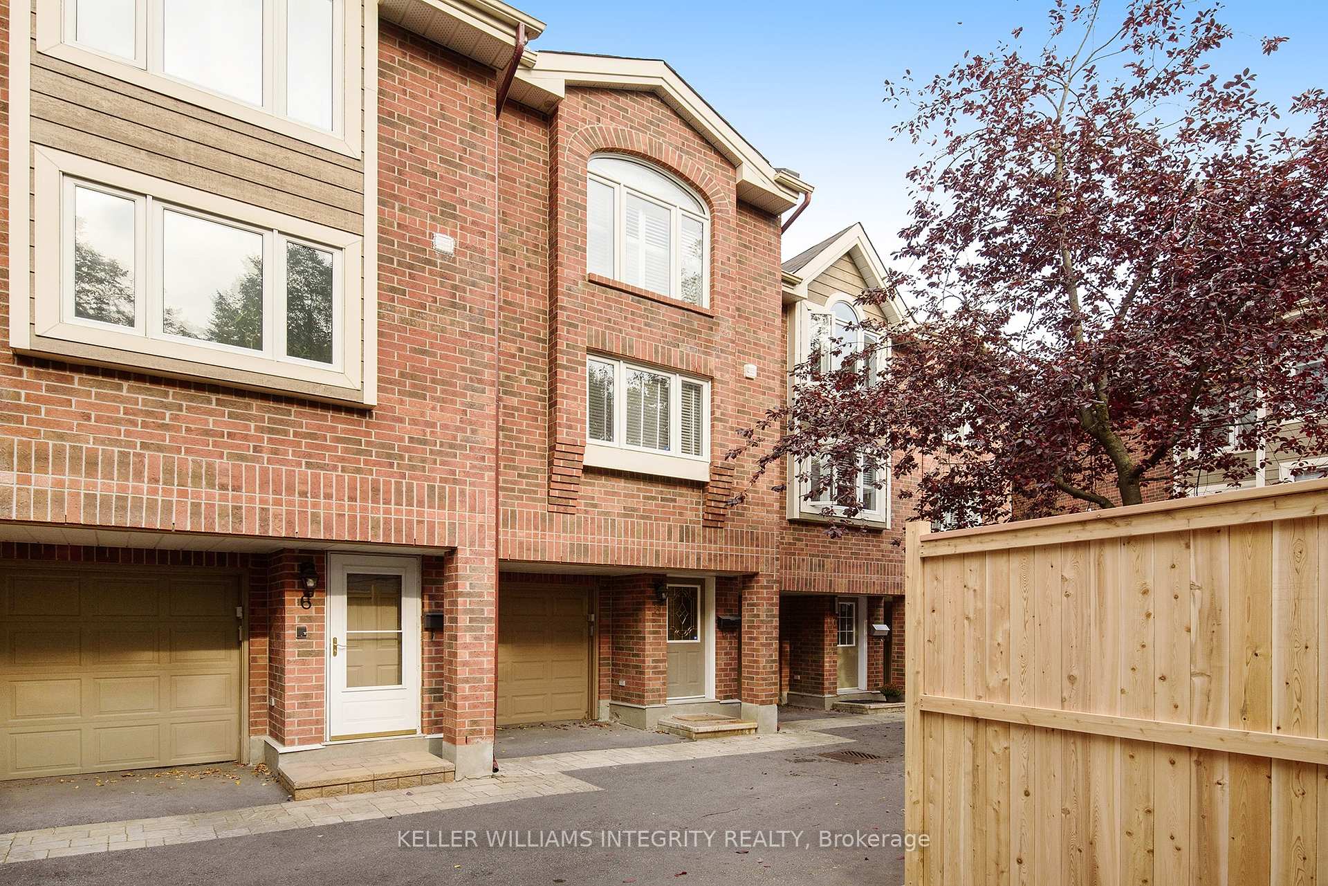 Photo 1 of 8 Cornerstone Private, Ottawa, Ottawa Centre/Golden Triangle — HOMEH