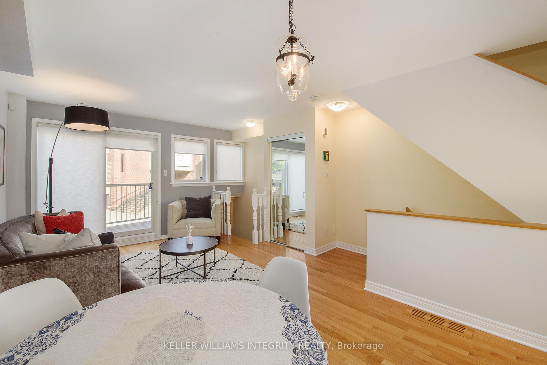 Photo 3 of 8 Cornerstone Private, Ottawa, Ottawa Centre/Golden Triangle — HOMEH