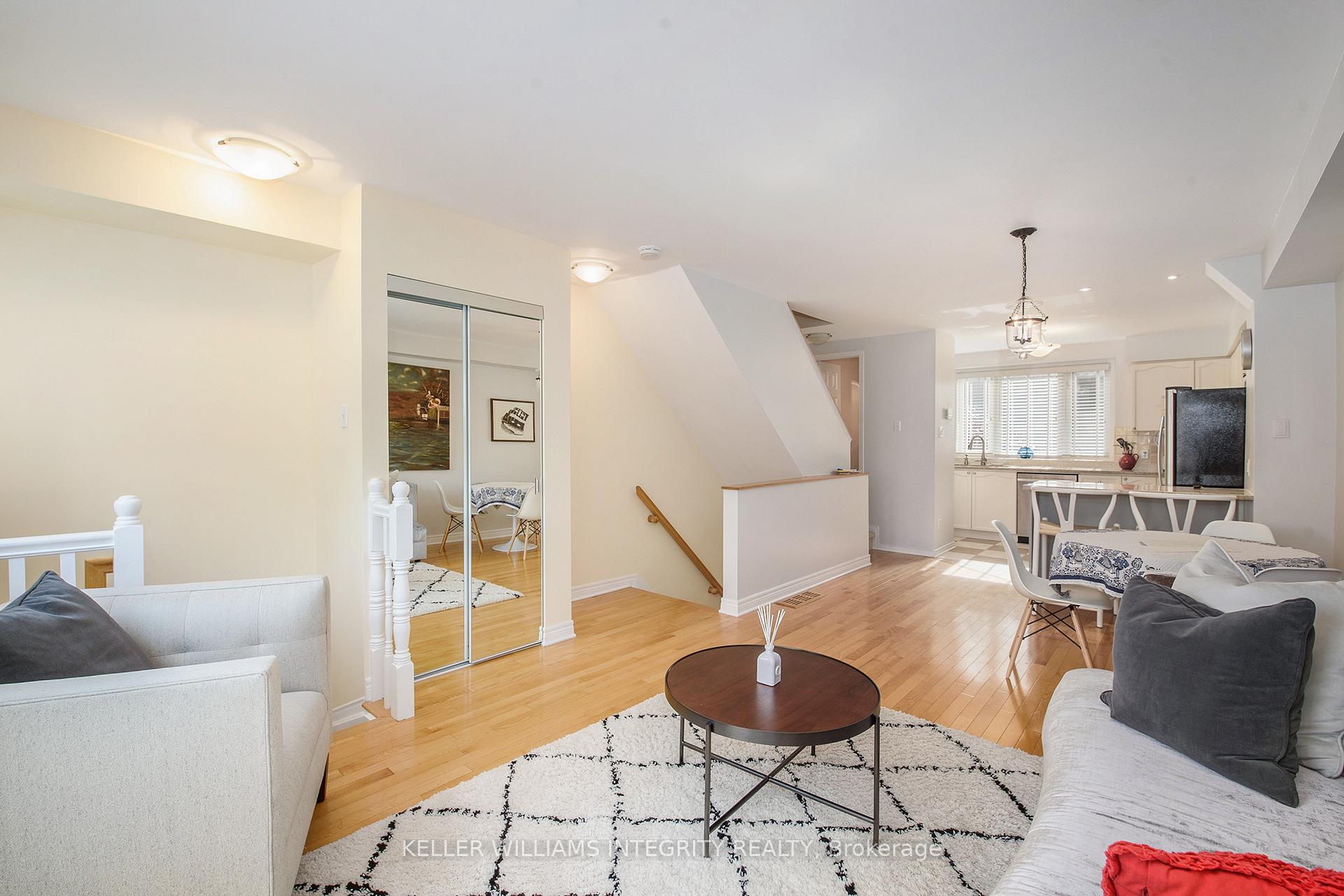 Photo 4 of 8 Cornerstone Private, Ottawa, Ottawa Centre/Golden Triangle — HOMEH
