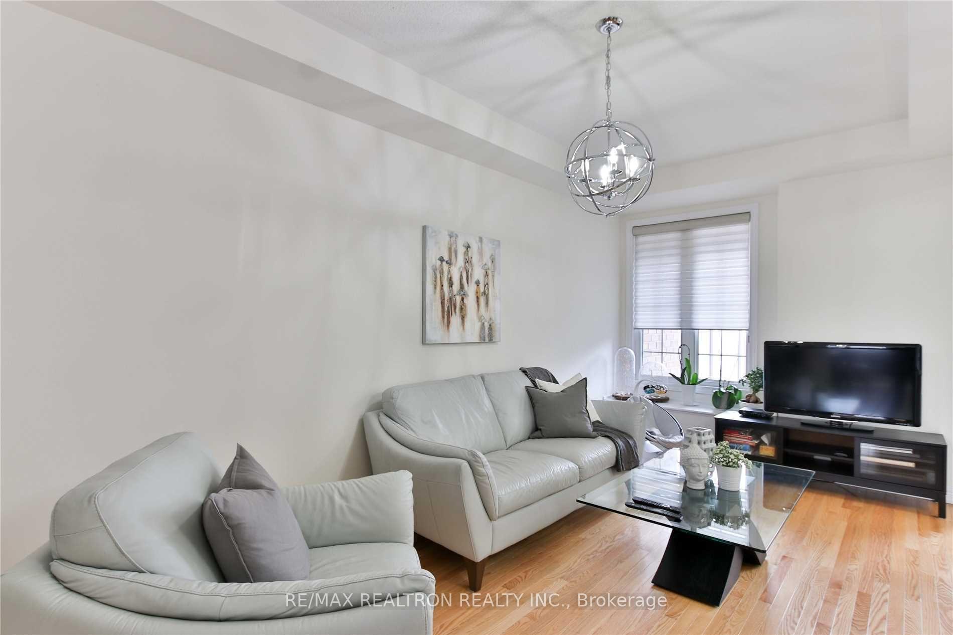 Photo 6 of 43 Locust Terrace, Markham, Wismer — HOMEH