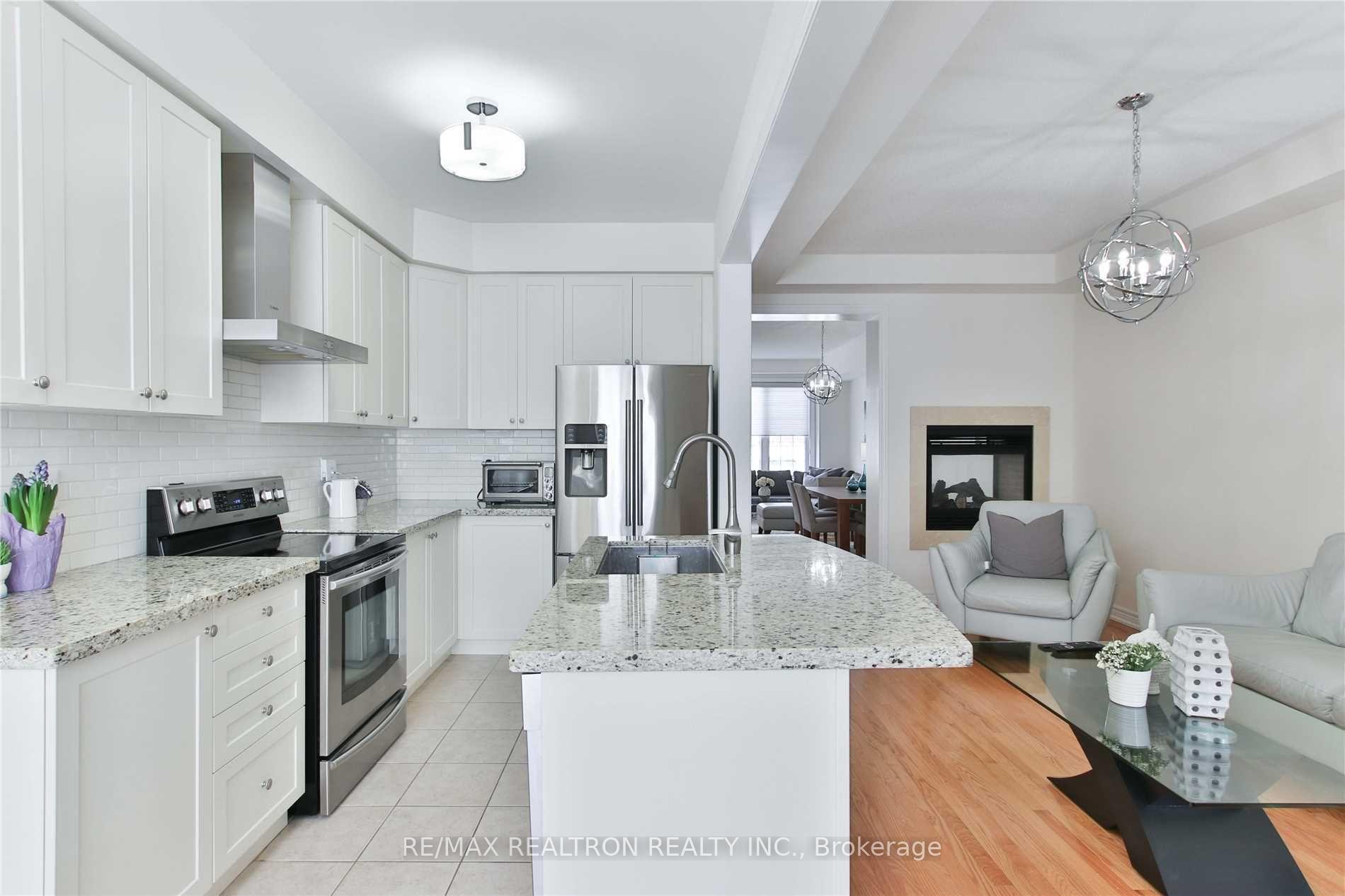 Photo 10 of 43 Locust Terrace, Markham, Wismer — HOMEH