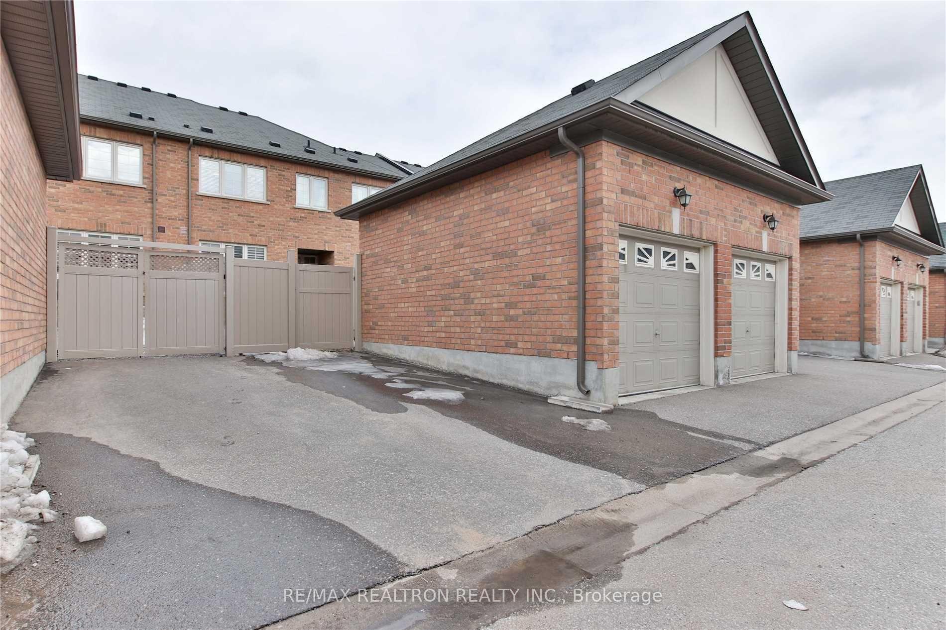 Photo 20 of 43 Locust Terrace, Markham, Wismer — HOMEH