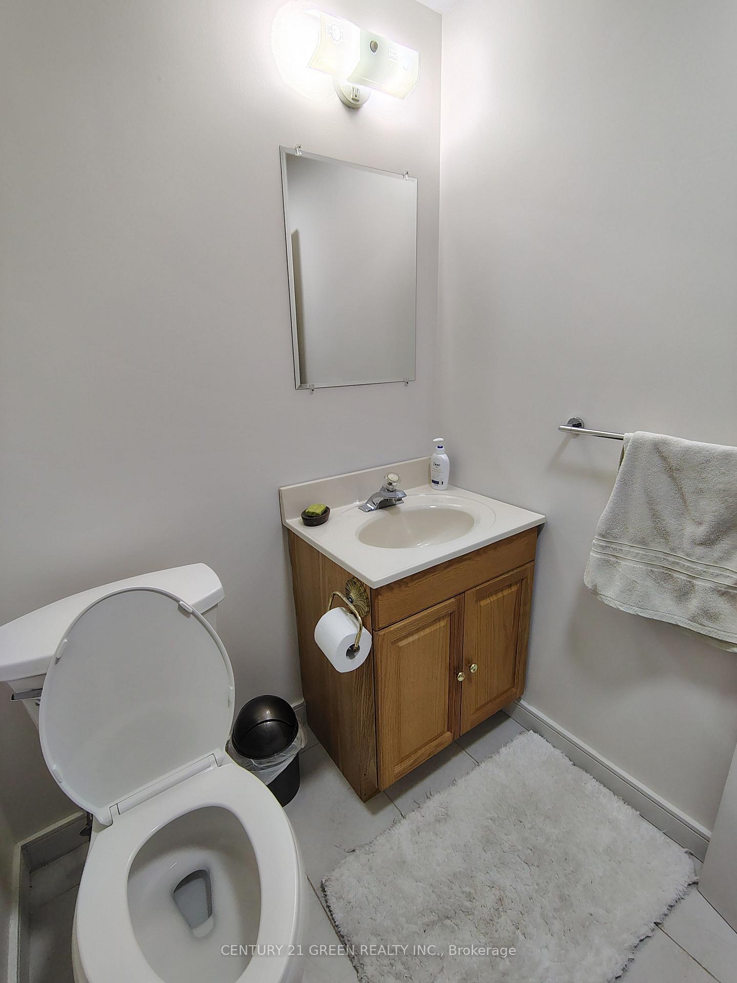 Photo 10 of 70 Orsett Street, Oakville, College Park — HOMEH