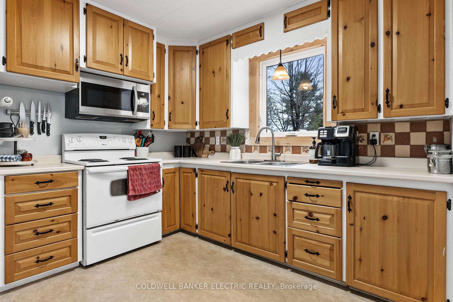 Photo 9 of 58 River Street, North Kawartha — HOMEH