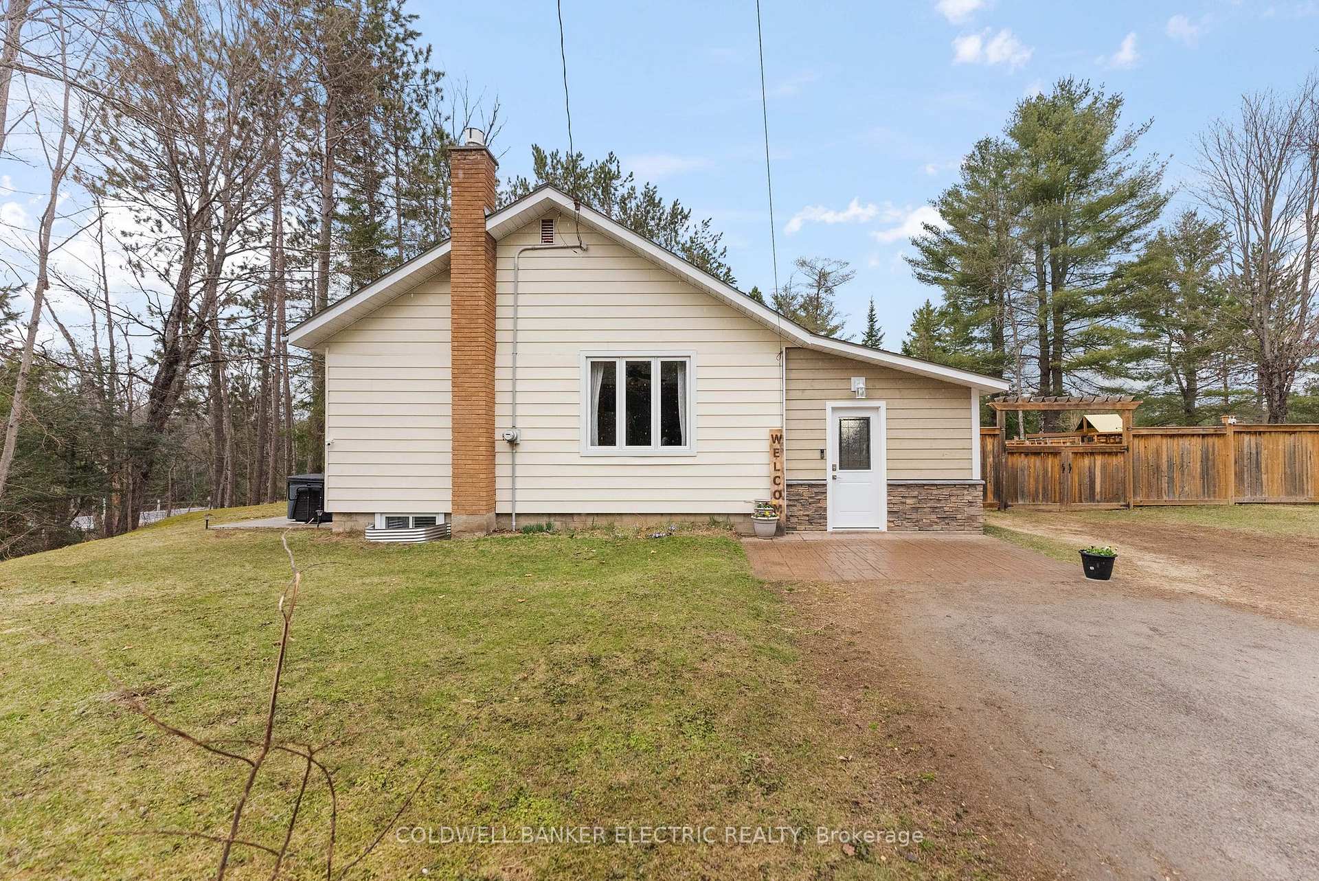Photo 37 of 58 River Street, North Kawartha — HOMEH