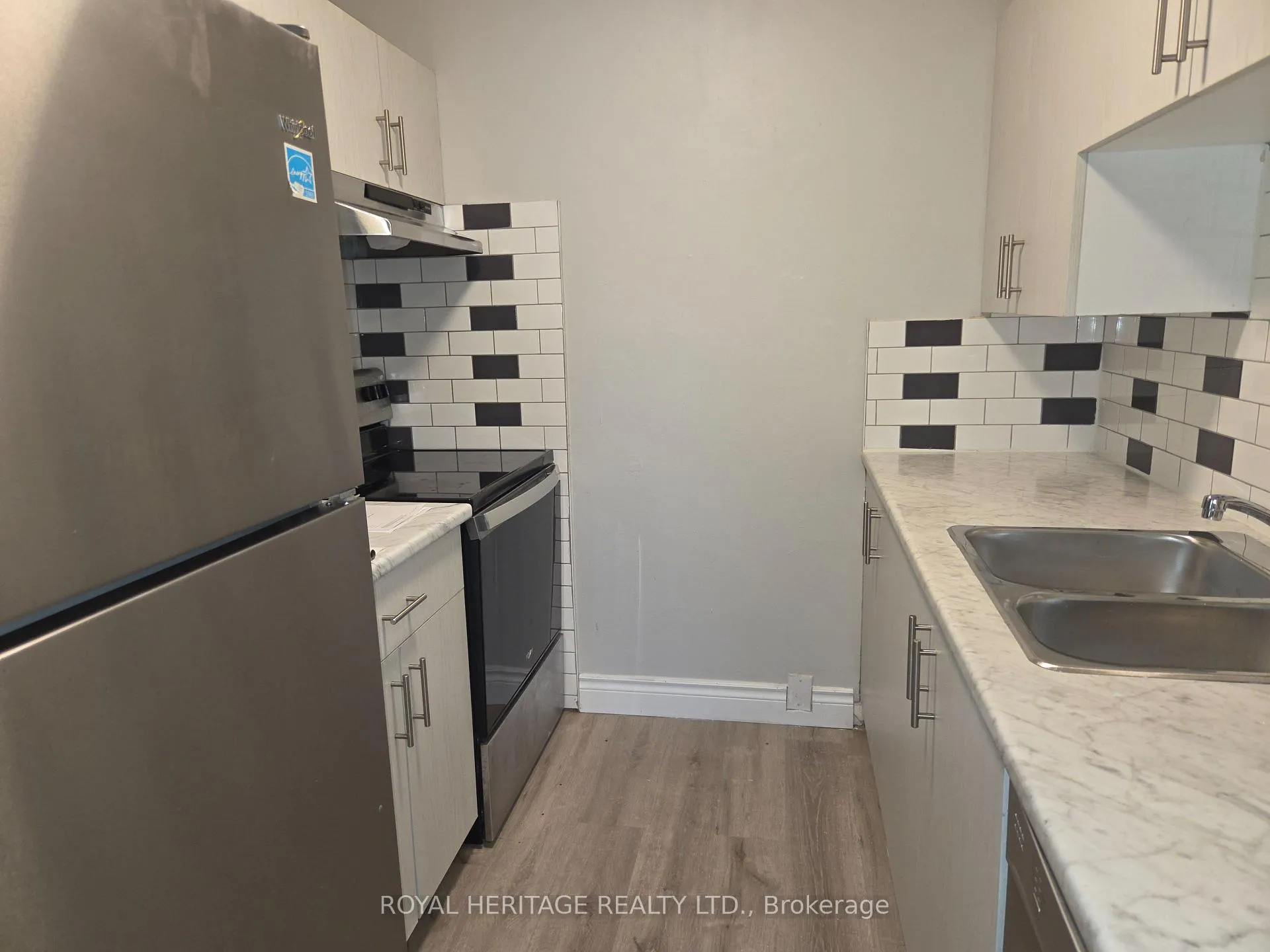 Photo 1 of Unit 211, 8800 Willoughby Drive, Niagara Falls, Chippawa — HOMEH