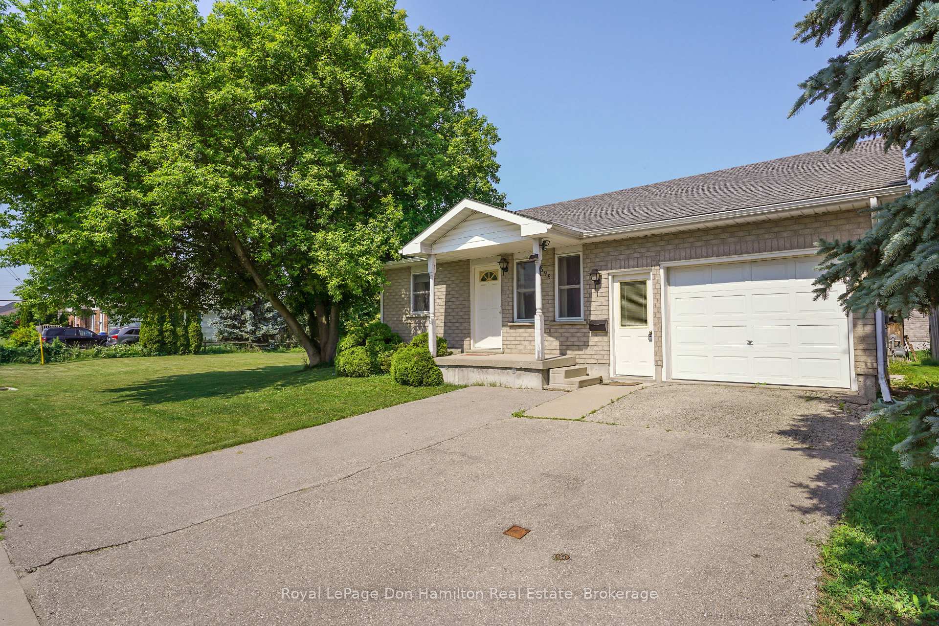 Photo 4 of 695 Reserve Avenue S, North Perth, Listowel — HOMEH