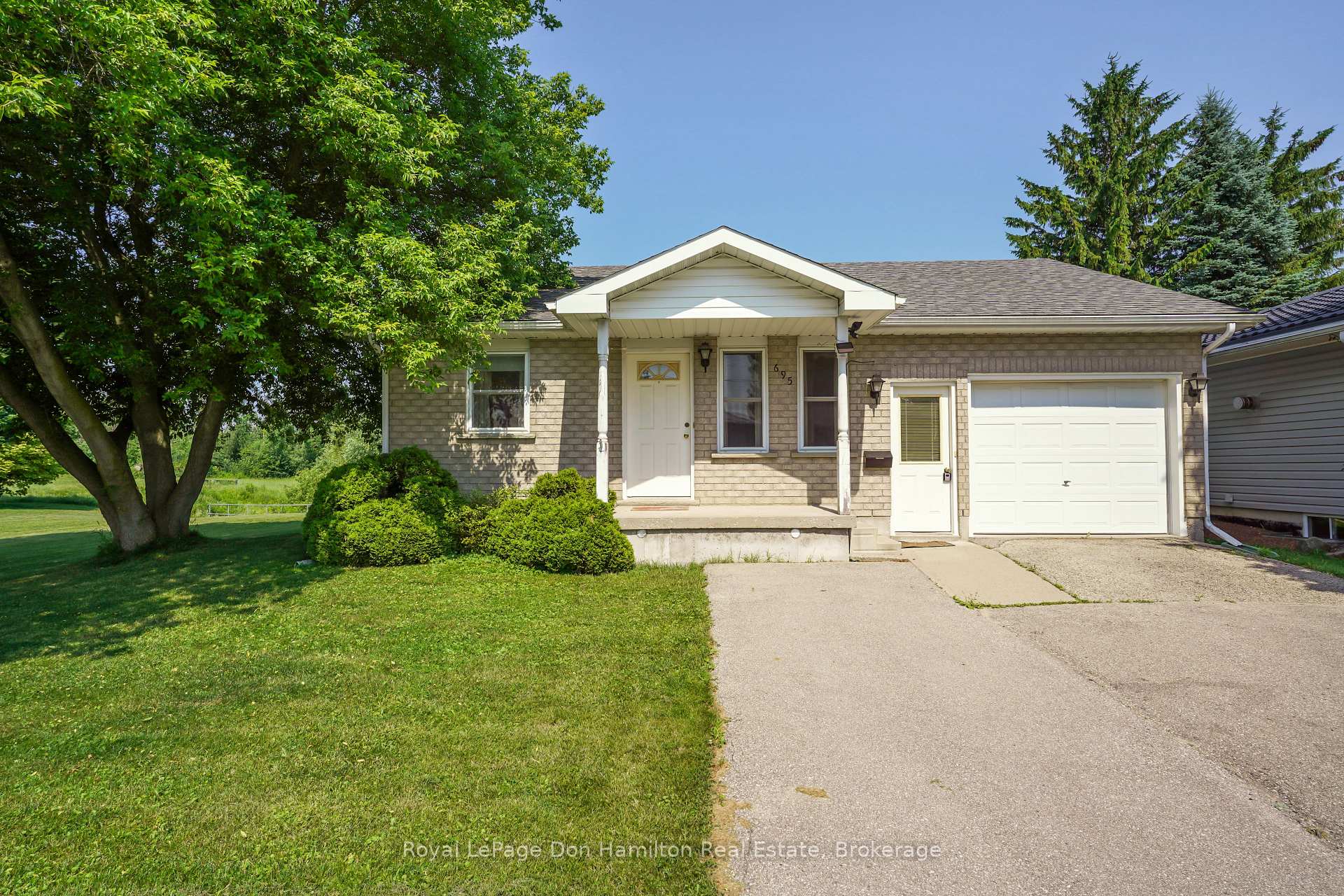 Photo 5 of 695 Reserve Avenue S, North Perth, Listowel — HOMEH