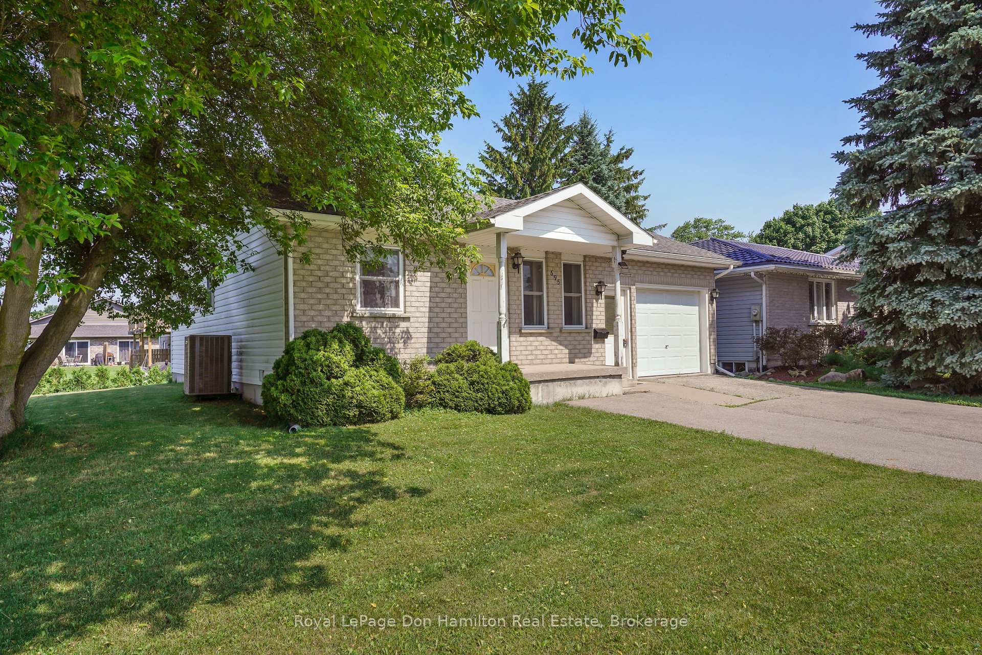Photo 6 of 695 Reserve Avenue S, North Perth, Listowel — HOMEH