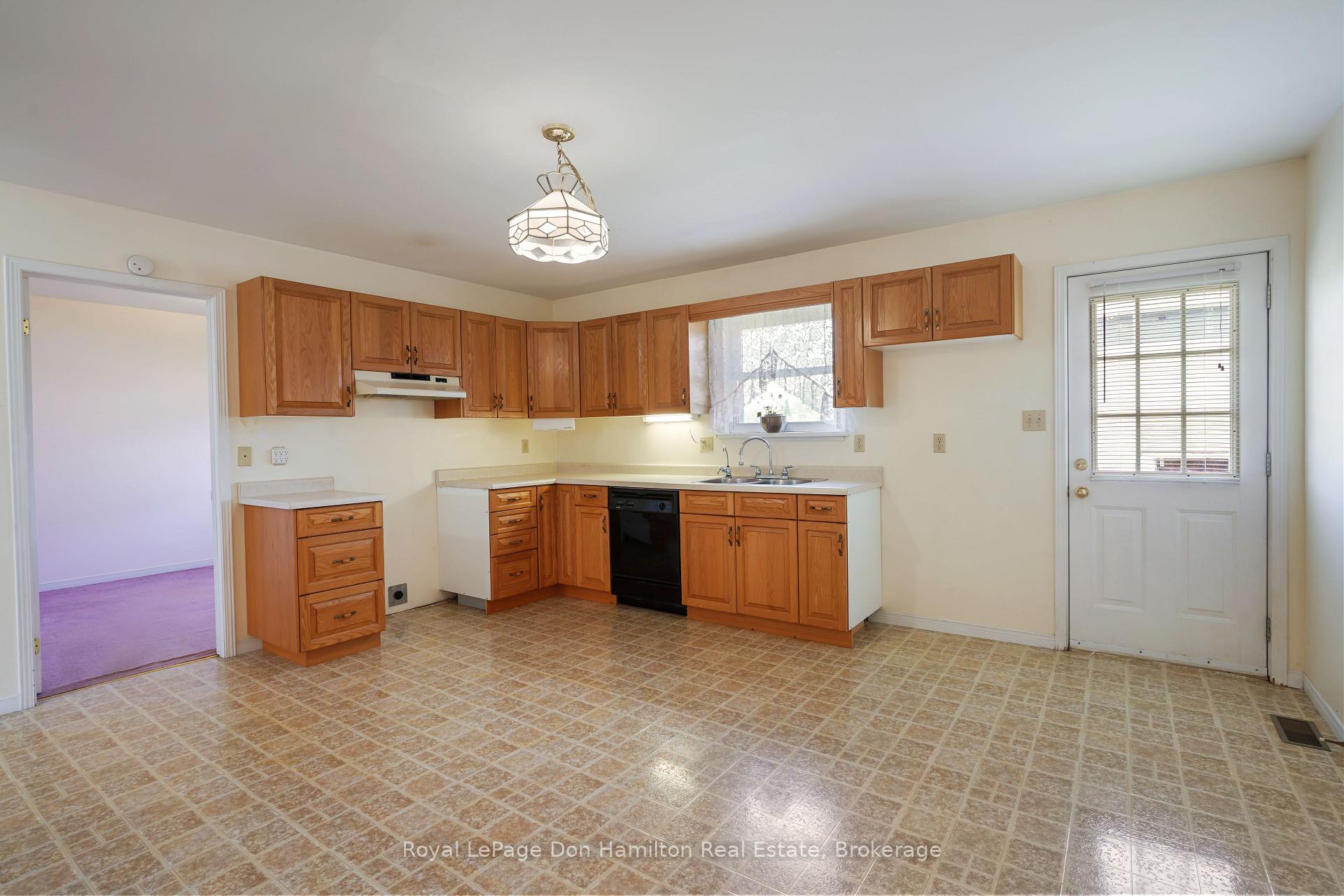 Photo 7 of 695 Reserve Avenue S, North Perth, Listowel — HOMEH