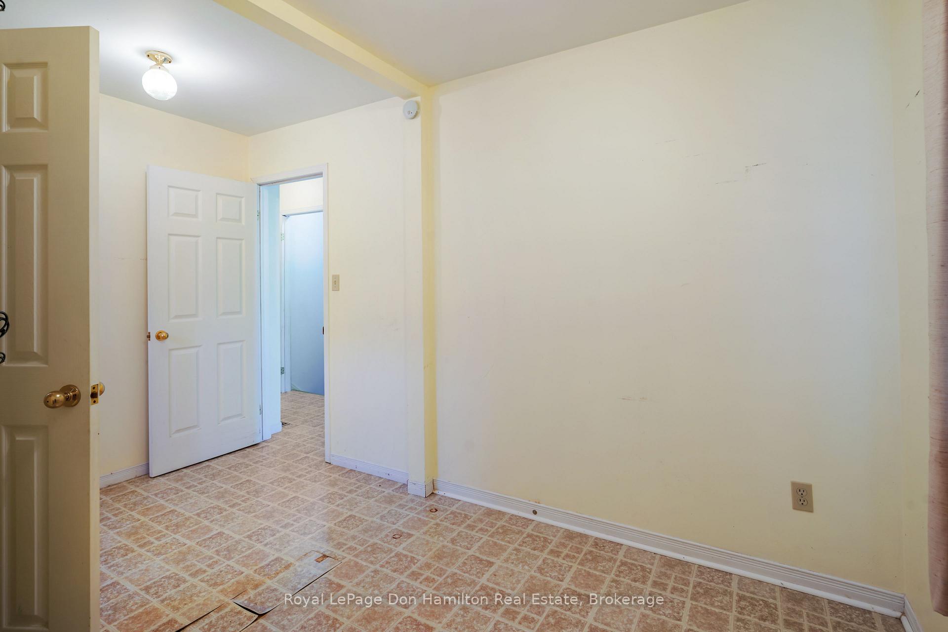 Photo 15 of 695 Reserve Avenue S, North Perth, Listowel — HOMEH