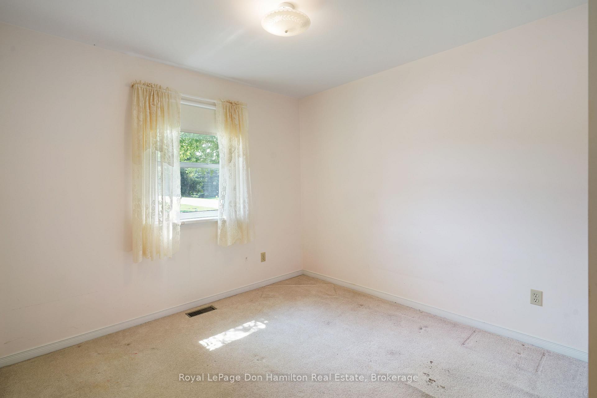 Photo 21 of 695 Reserve Avenue S, North Perth, Listowel — HOMEH