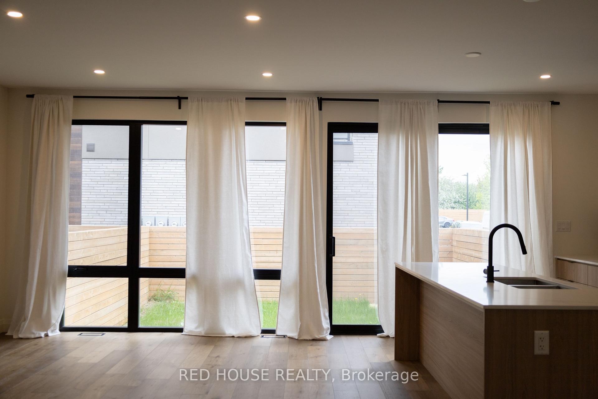 Photo 6 of 100 Lametti Drive, Pelham, Fonthill — HOMEH