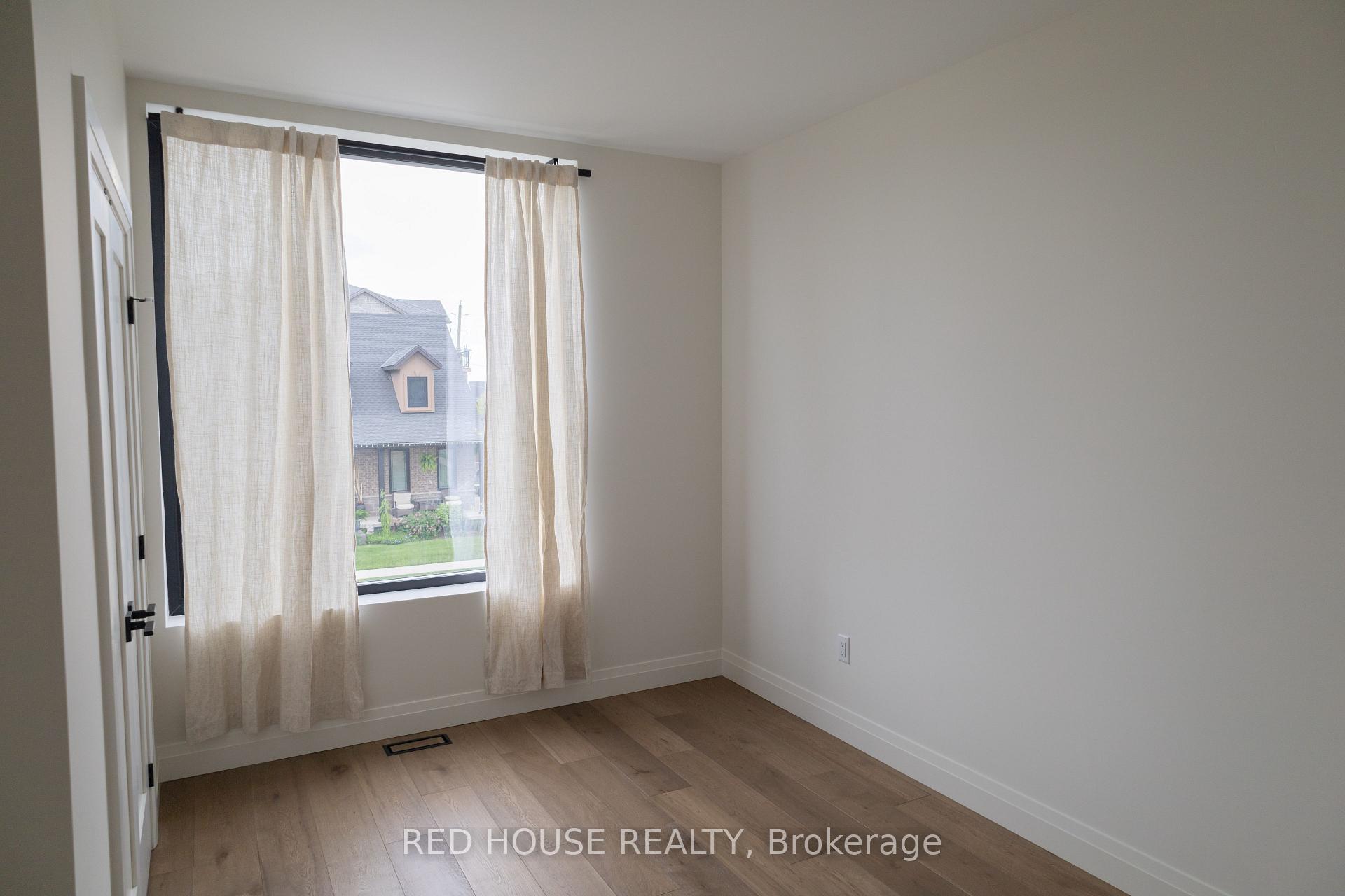 Photo 11 of 100 Lametti Drive, Pelham, Fonthill — HOMEH