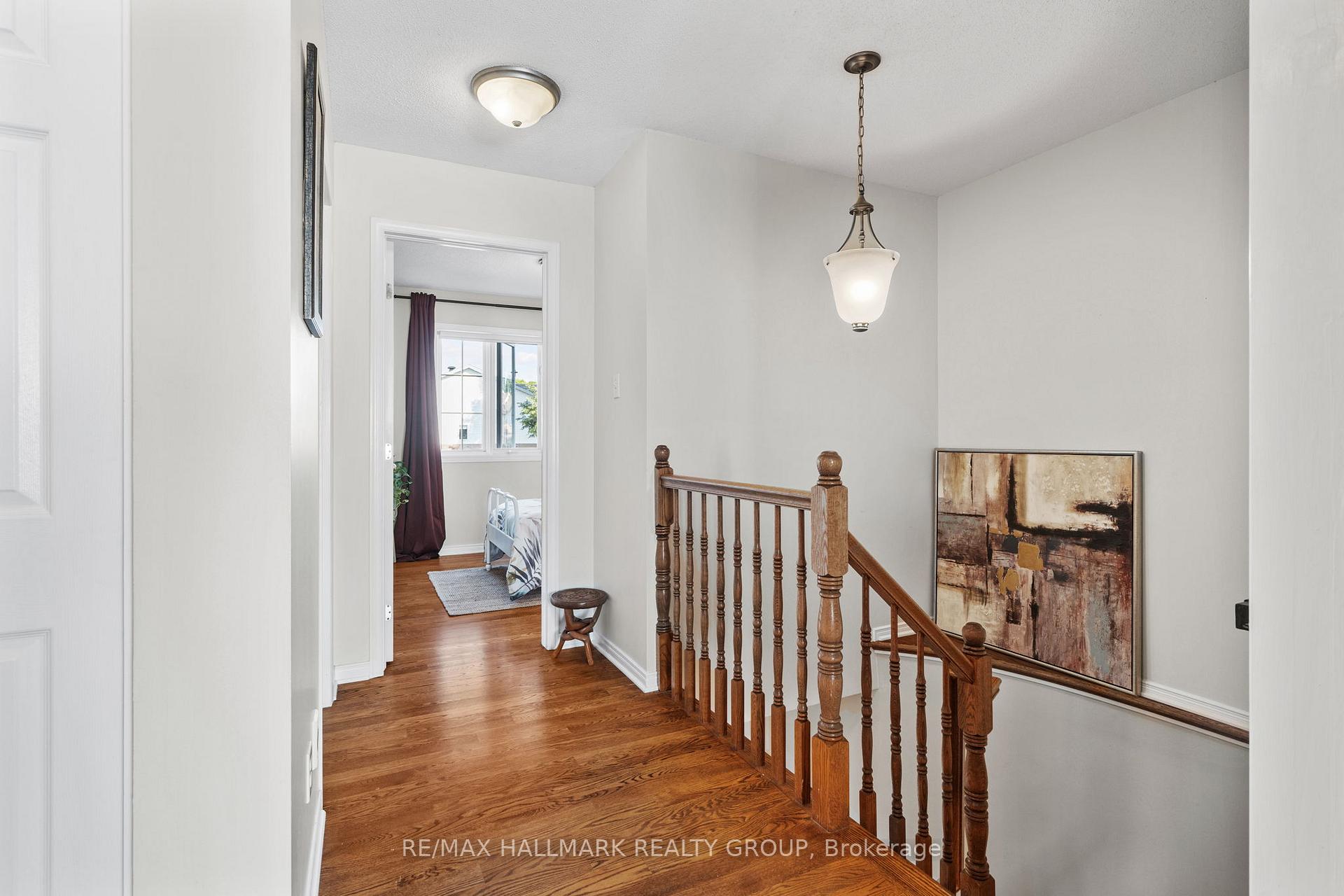Photo 16 of 62 College Circle, Ottawa, Castle Heights — HOMEH