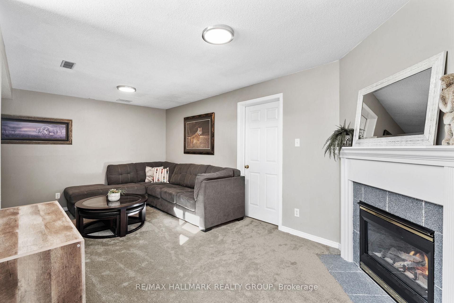 Photo 28 of 62 College Circle, Ottawa, Castle Heights — HOMEH