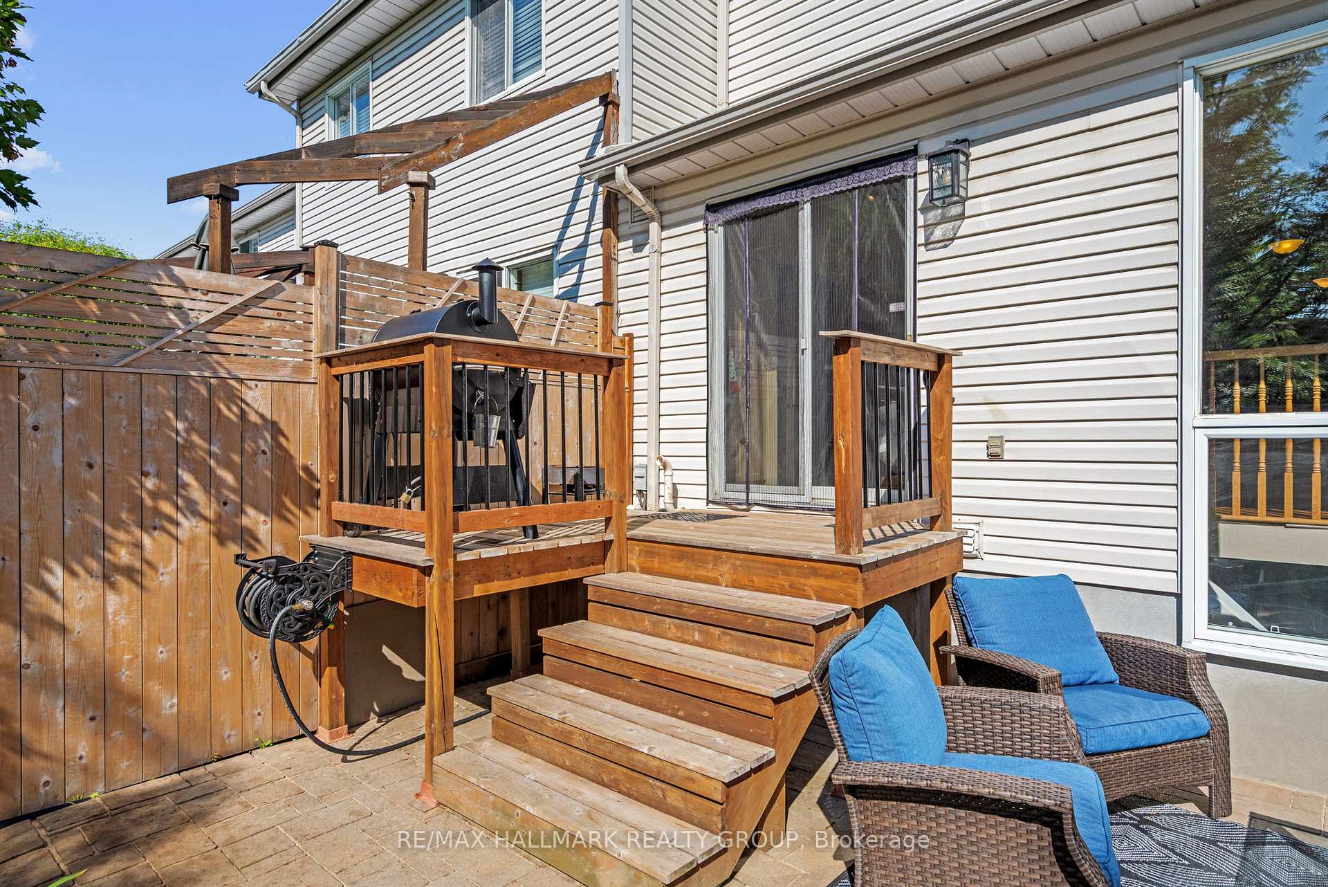 Photo 33 of 62 College Circle, Ottawa, Castle Heights — HOMEH