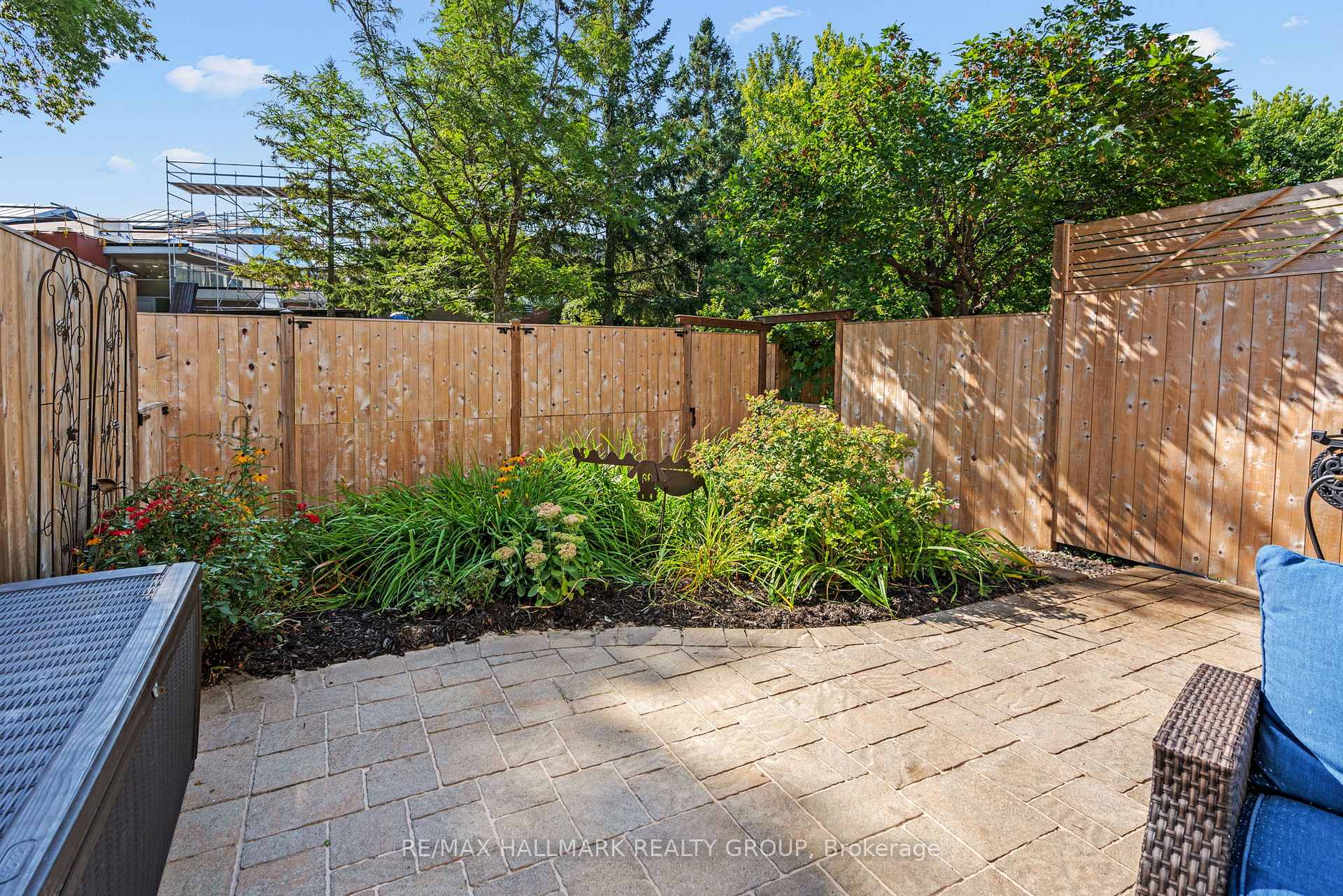 Photo 35 of 62 College Circle, Ottawa, Castle Heights — HOMEH