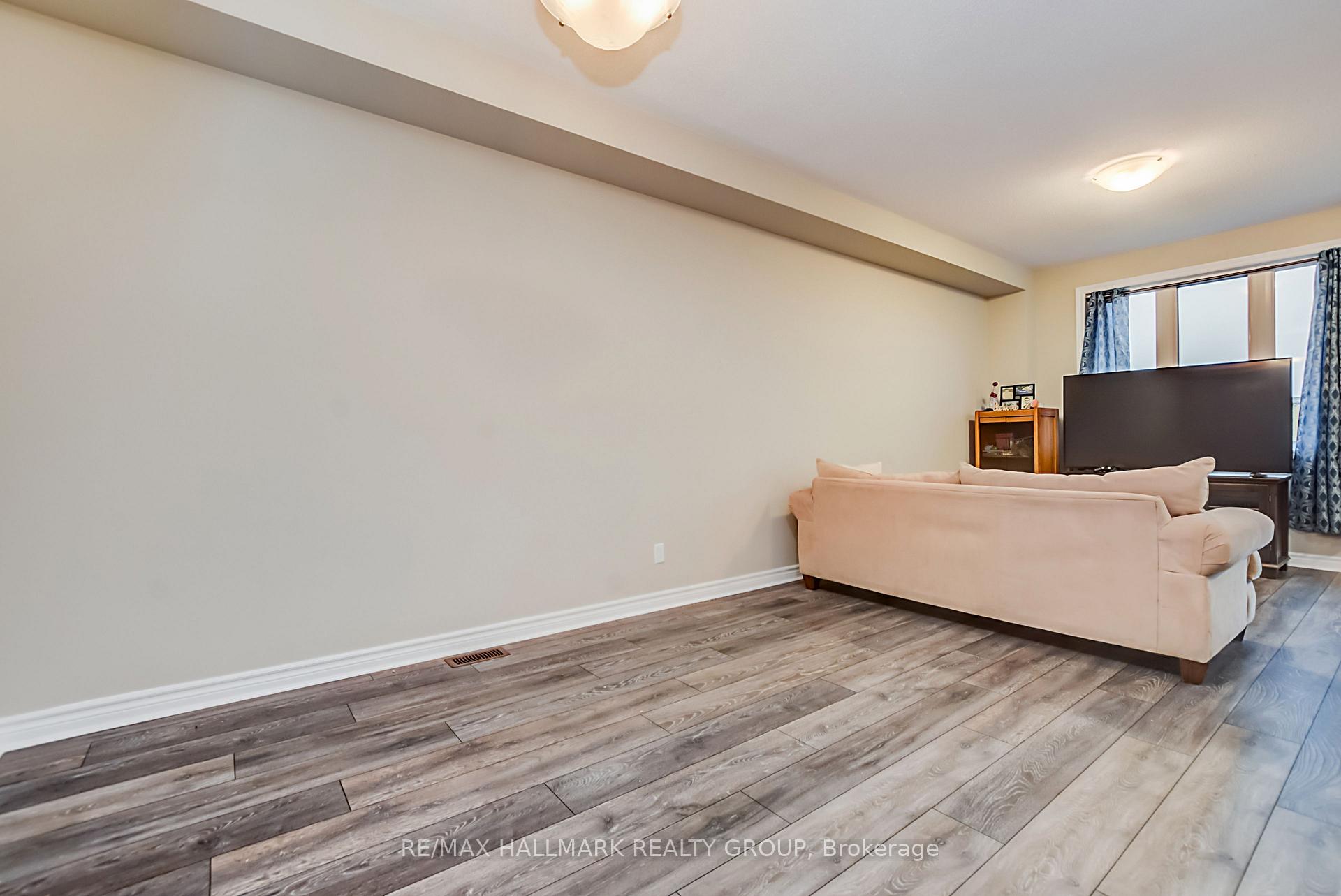 Photo 5 of 271 Mountain Sorrel Way, Ottawa, Avalon West — HOMEH
