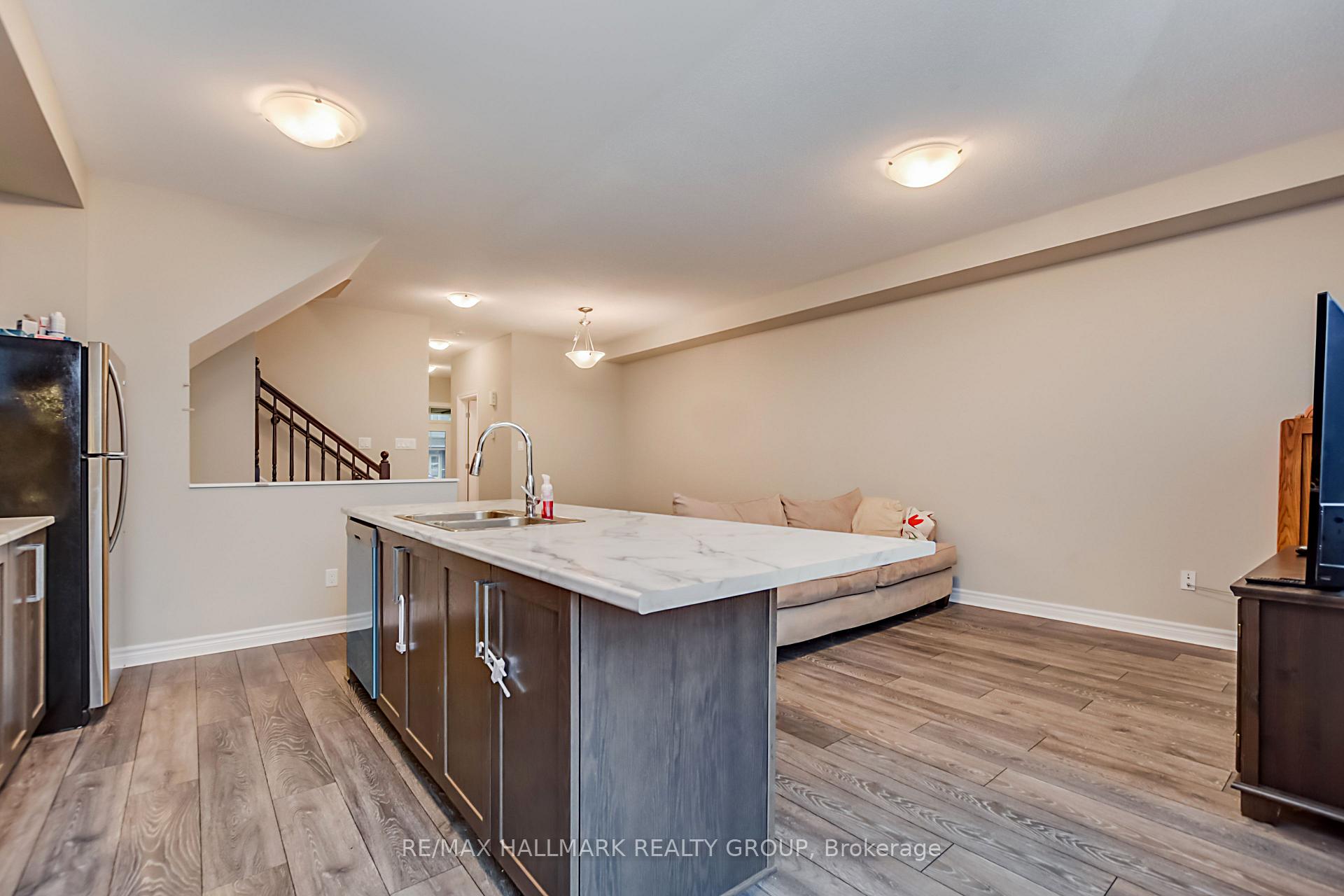 Photo 14 of 271 Mountain Sorrel Way, Ottawa, Avalon West — HOMEH