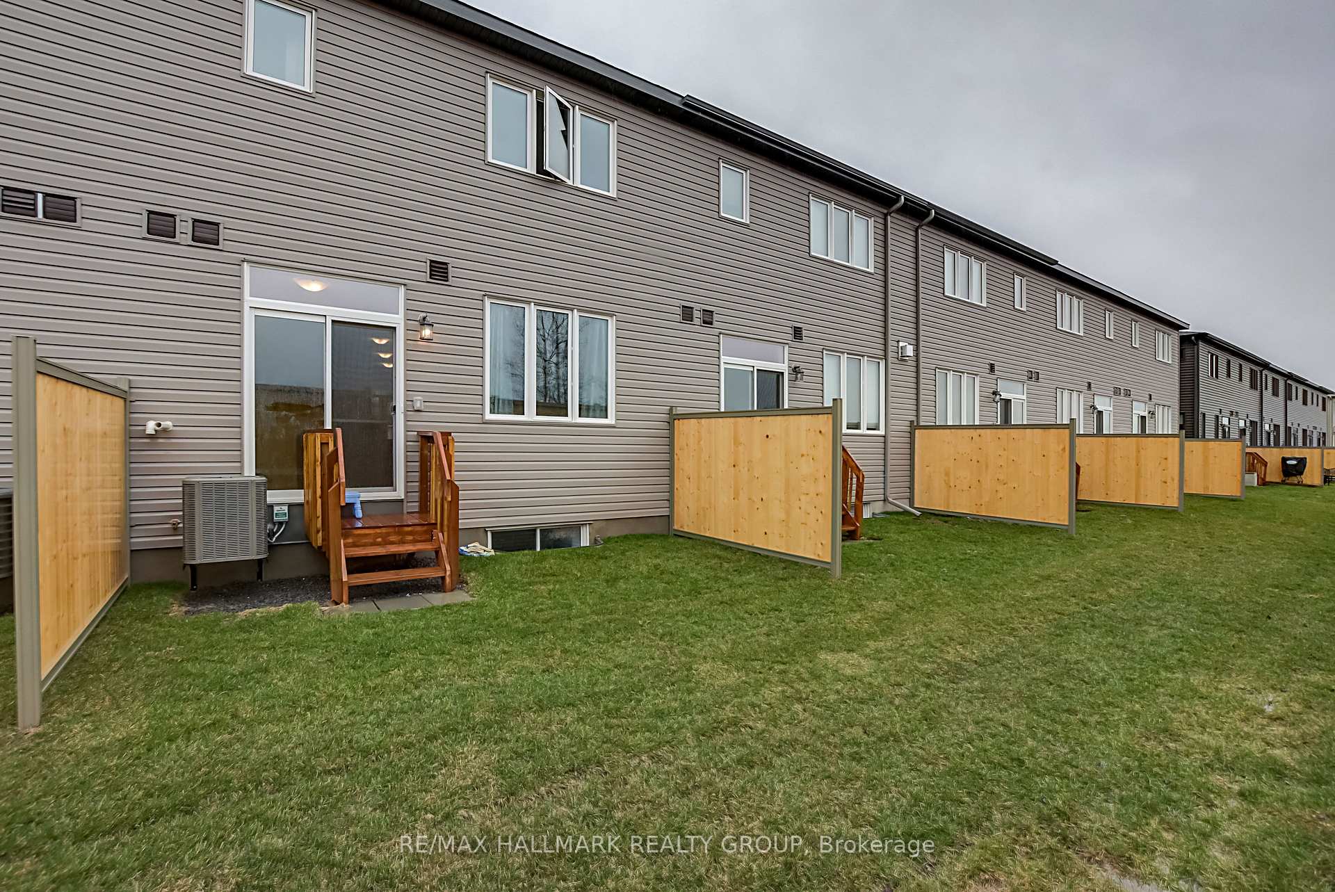 Photo 24 of 271 Mountain Sorrel Way, Ottawa, Avalon West — HOMEH
