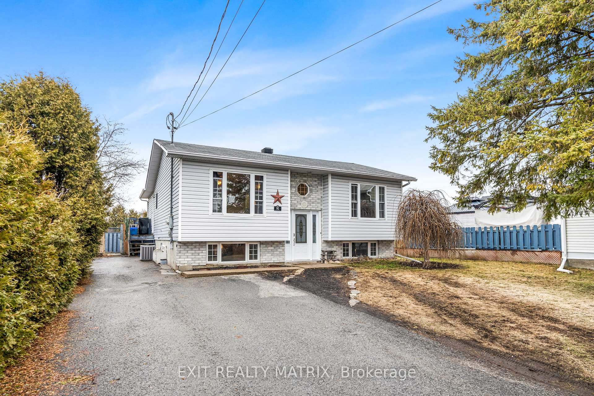 Photo 1 of 95 St James Street, North Glengarry, Alexandria — HOMEH