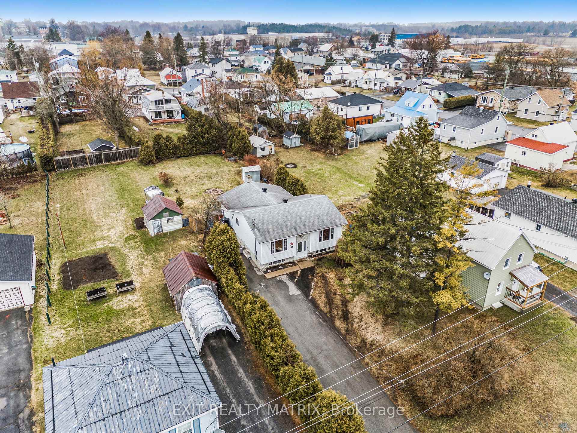 Photo 3 of 95 St James Street, North Glengarry, Alexandria — HOMEH