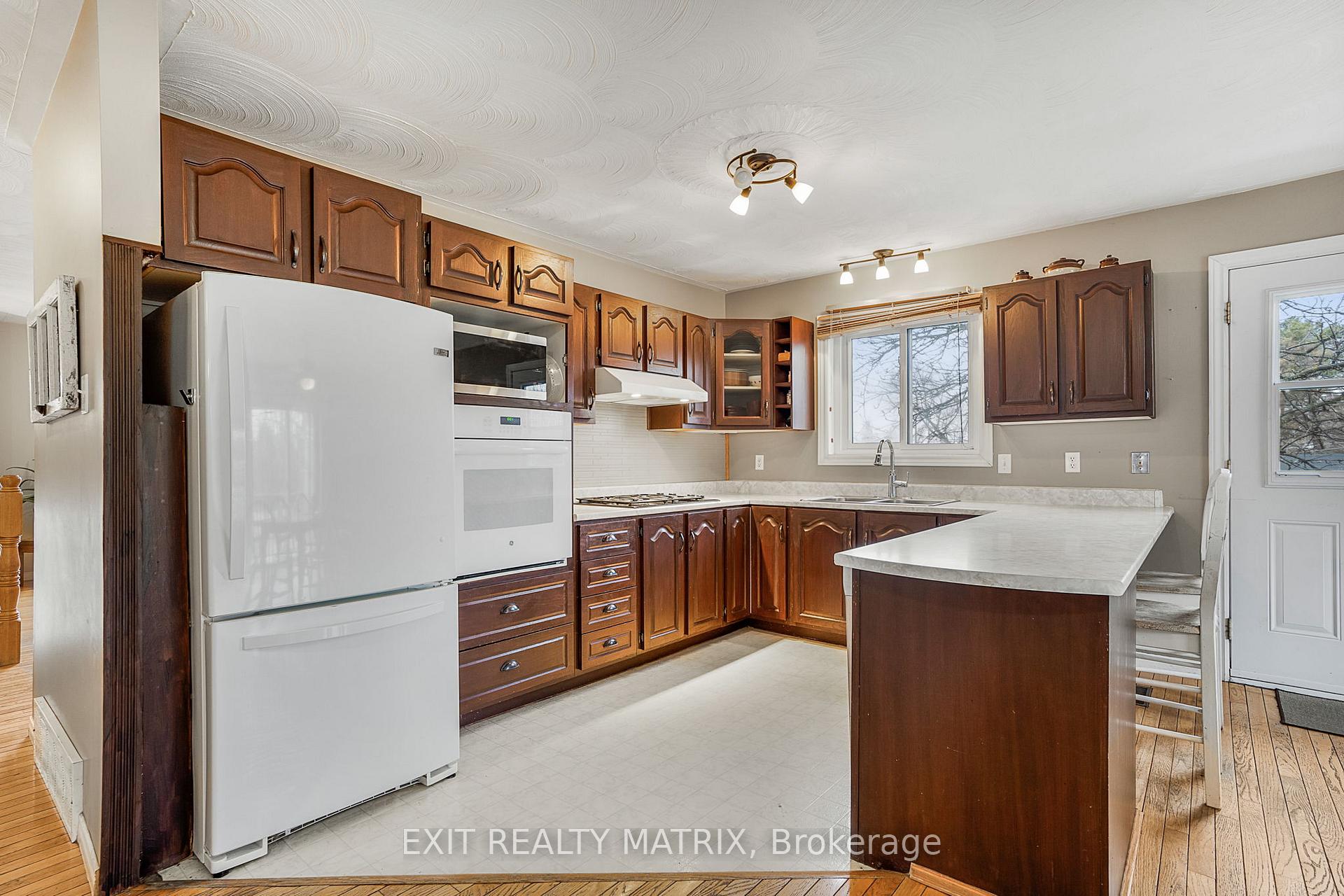 Photo 8 of 95 St James Street, North Glengarry, Alexandria — HOMEH