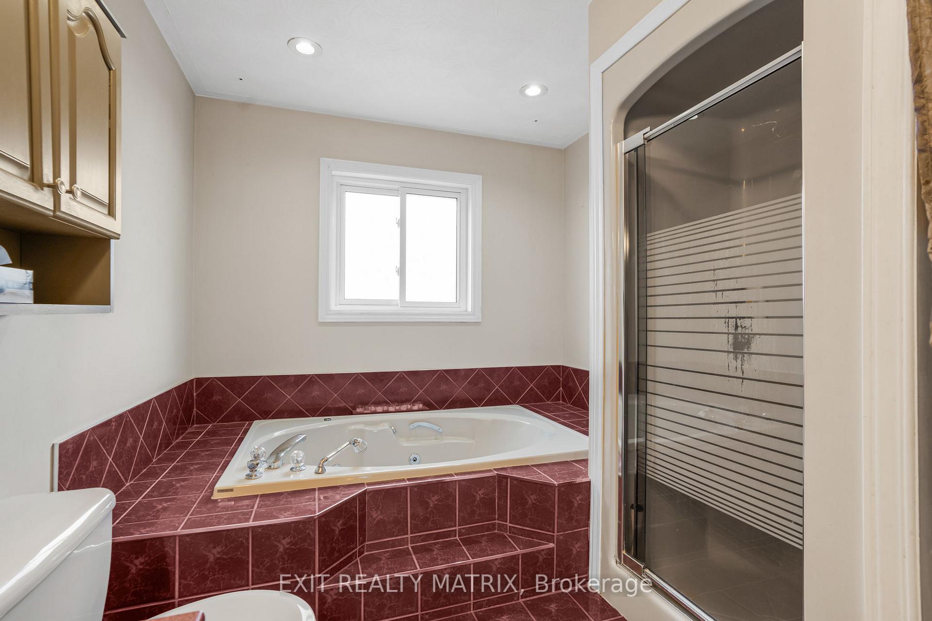 Photo 18 of 95 St James Street, North Glengarry, Alexandria — HOMEH