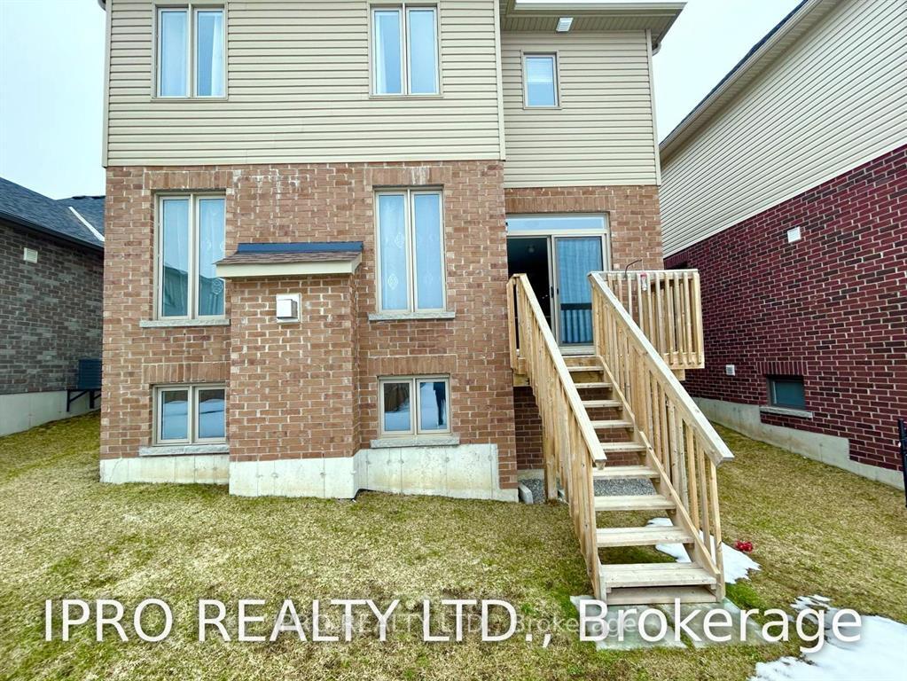 Photo 10 of 3031 Monarch Drive, Orillia — HOMEH