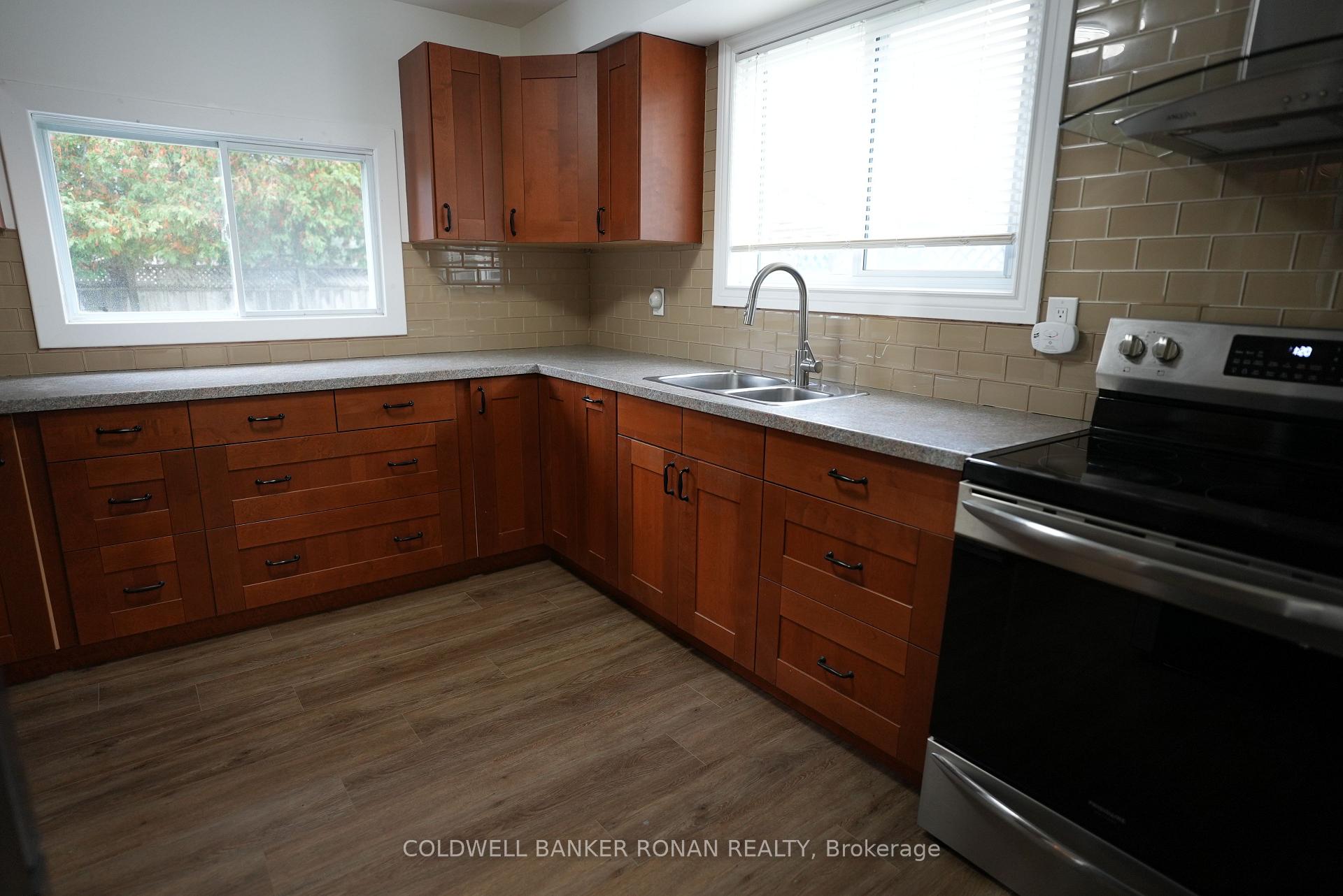 Photo 10 of 43 Adeline Avenue, New Tecumseth, Tottenham — HOMEH