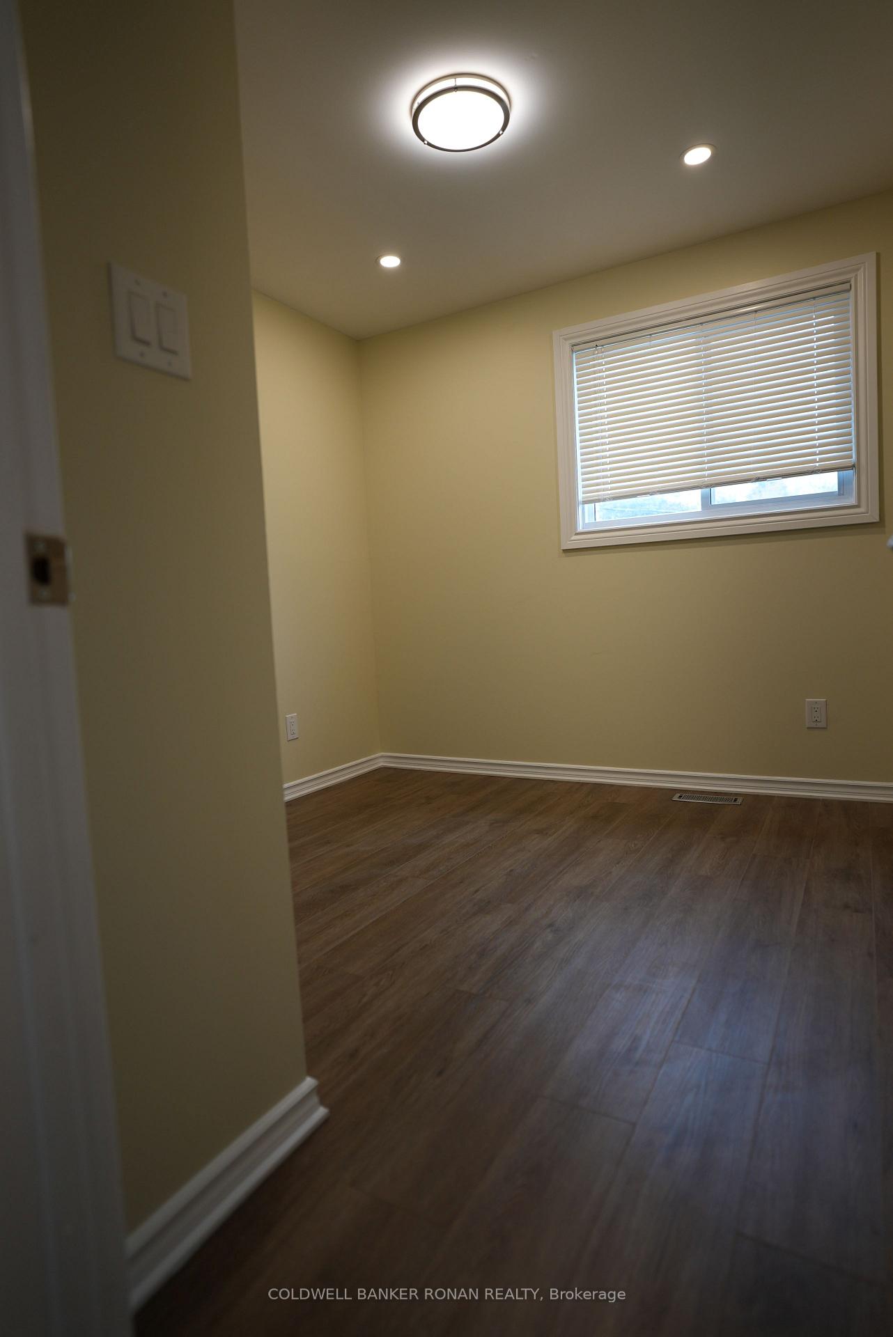 Photo 21 of 43 Adeline Avenue, New Tecumseth, Tottenham — HOMEH