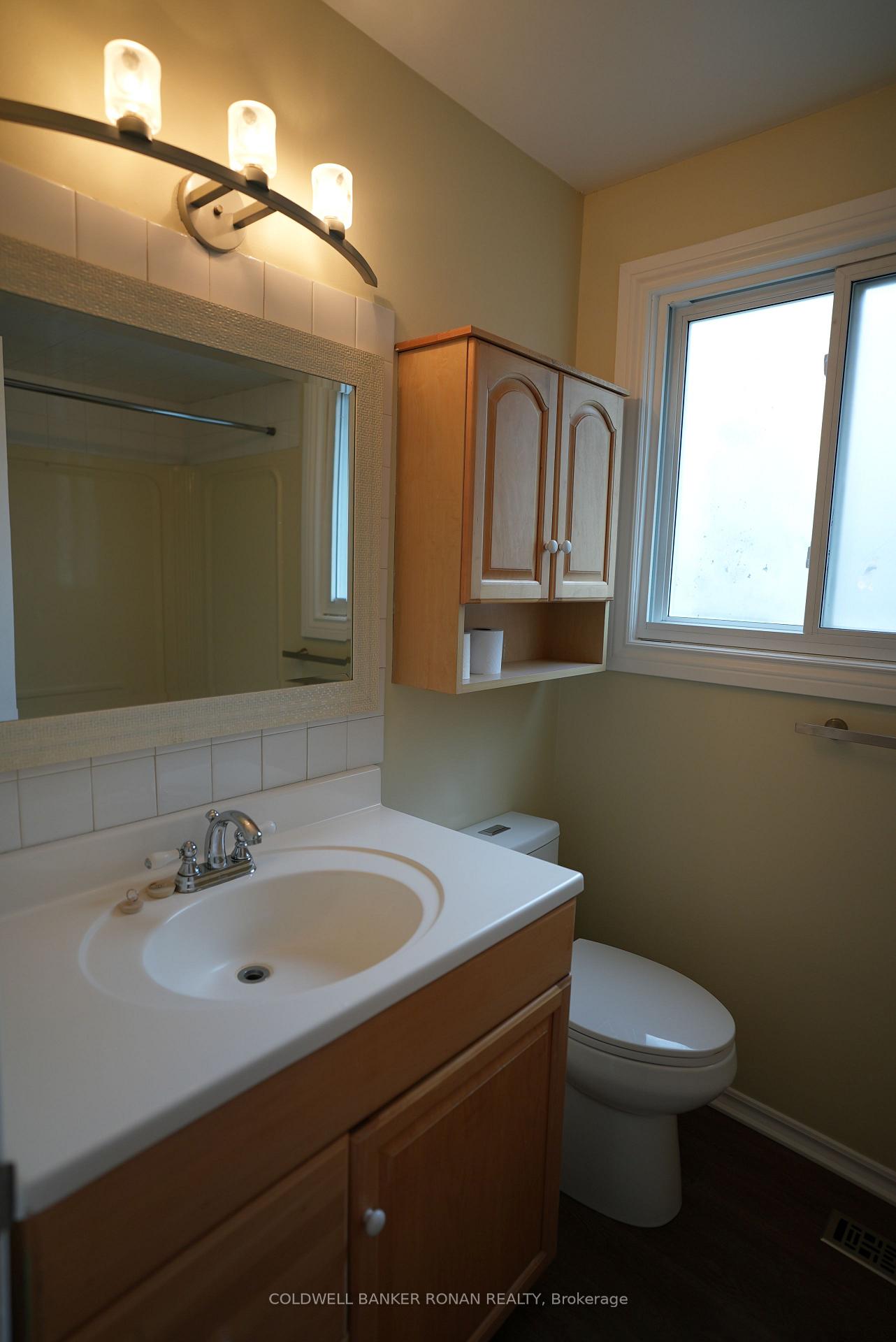 Photo 23 of 43 Adeline Avenue, New Tecumseth, Tottenham — HOMEH