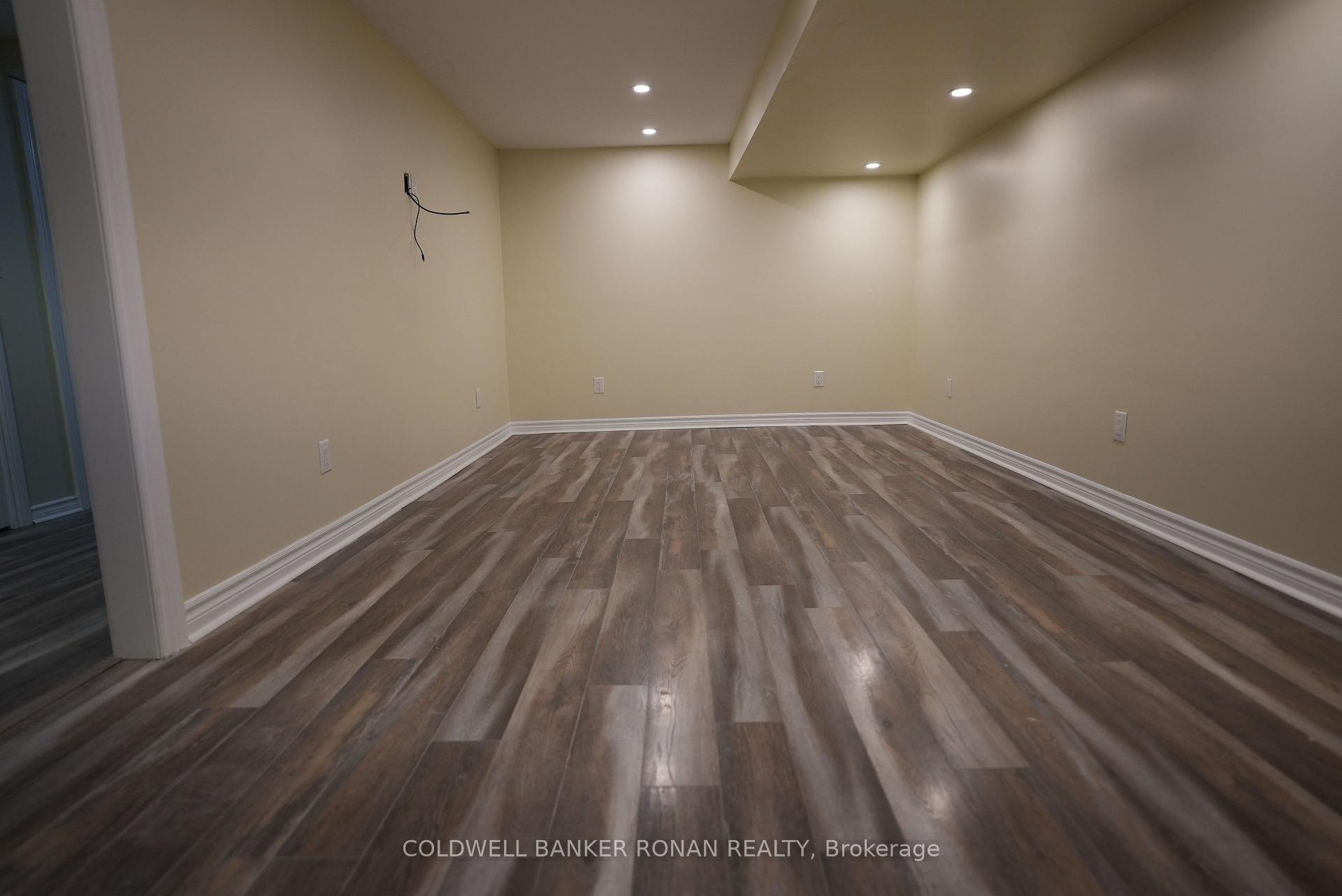 Photo 34 of 43 Adeline Avenue, New Tecumseth, Tottenham — HOMEH