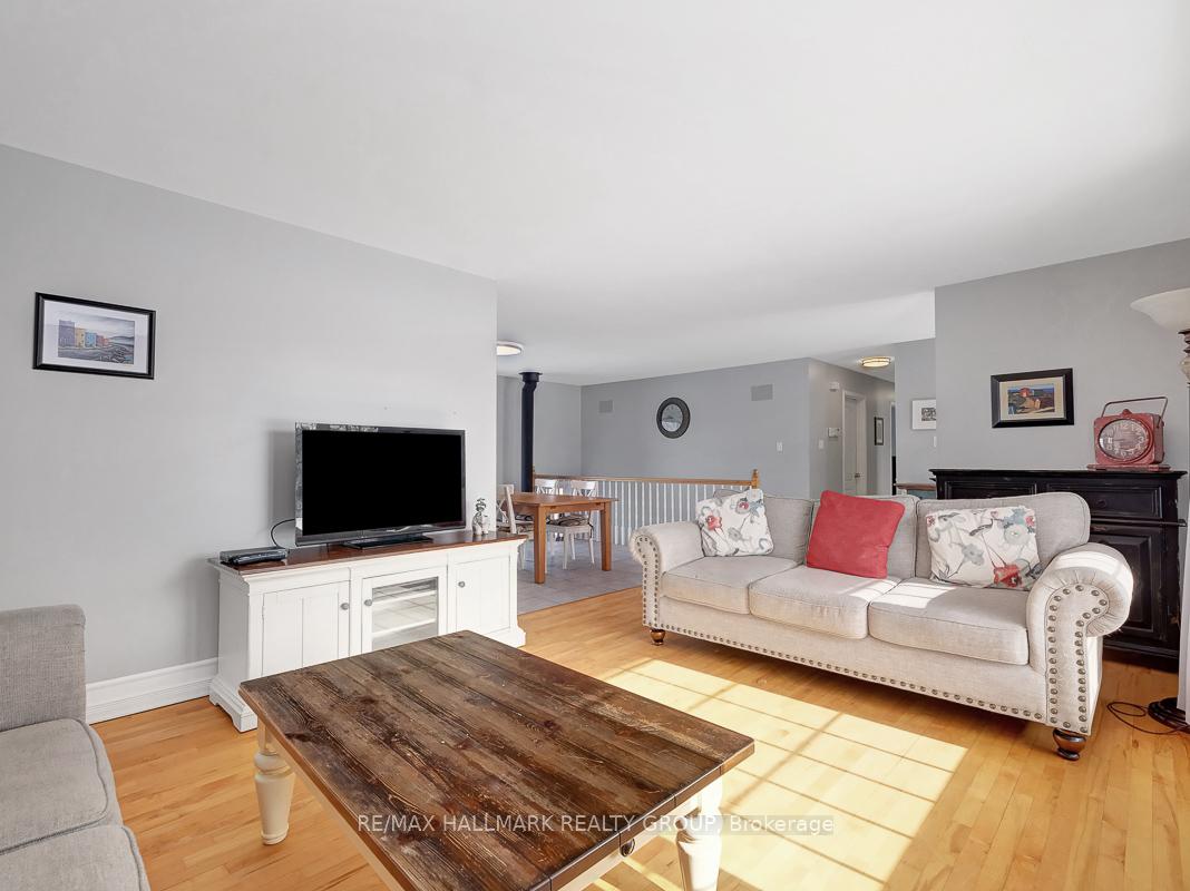Photo 8 of 3028 Drew Drive, North Dundas, North Dundas (Mountain) Twp — HOMEH