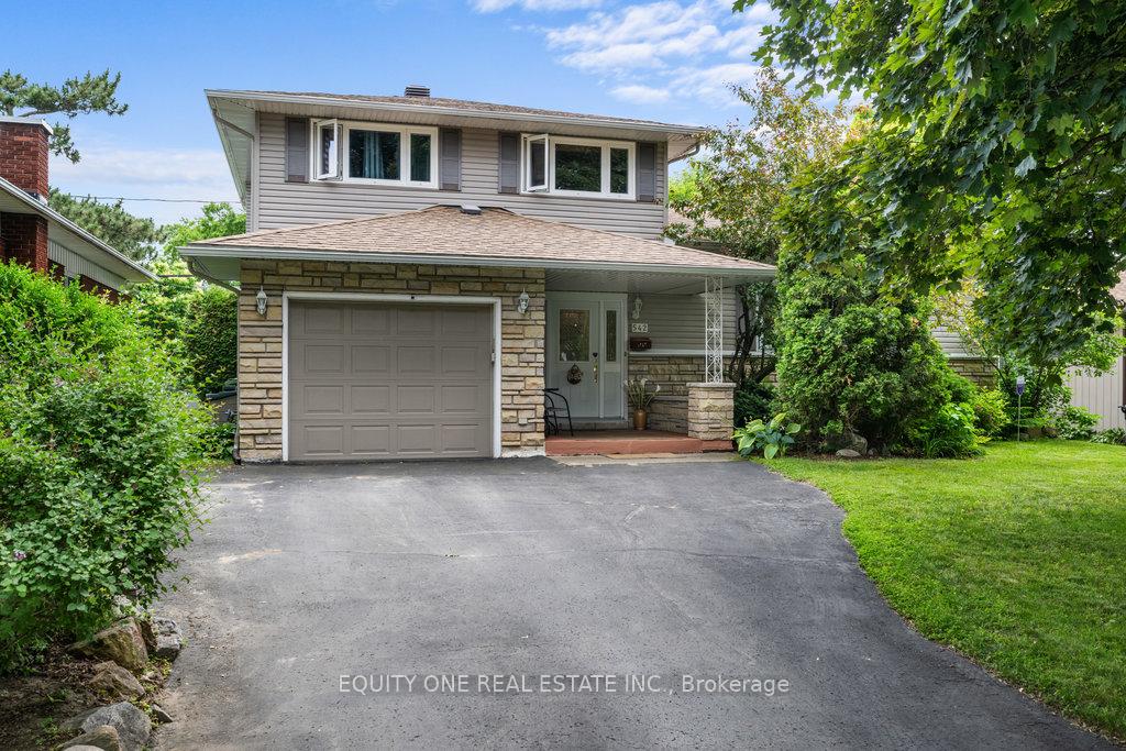 Front of 542 Sirois Avenue