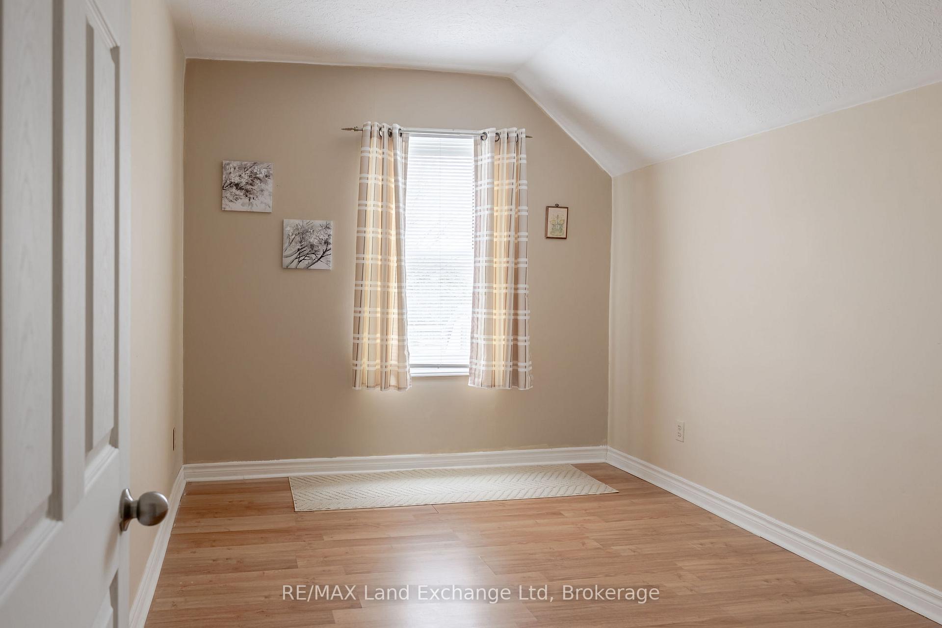 Photo 32 of 90 Alfred Street E, North Huron, Wingham — HOMEH