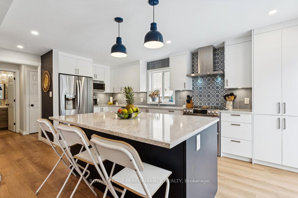 Photo 10 of 1798 Woodhaven Heights, Ottawa, Queenswood Heights South — HOMEH