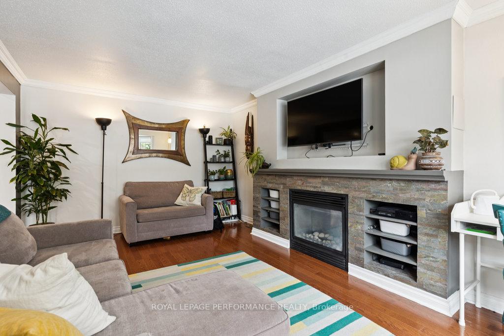 Photo 18 of 1798 Woodhaven Heights, Ottawa, Queenswood Heights South — HOMEH