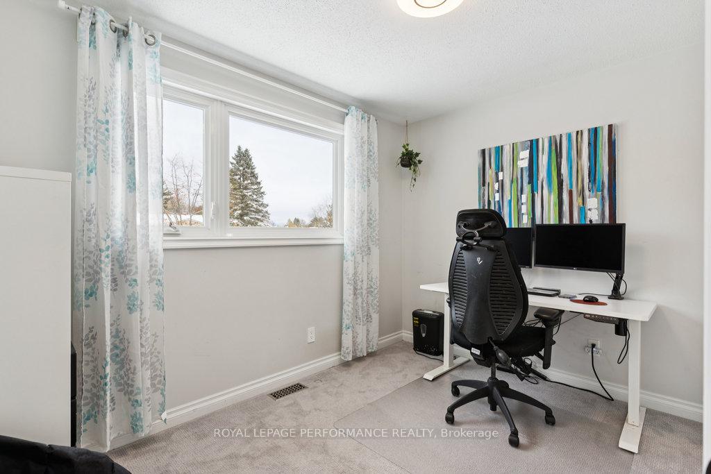 Photo 25 of 1798 Woodhaven Heights, Ottawa, Queenswood Heights South — HOMEH
