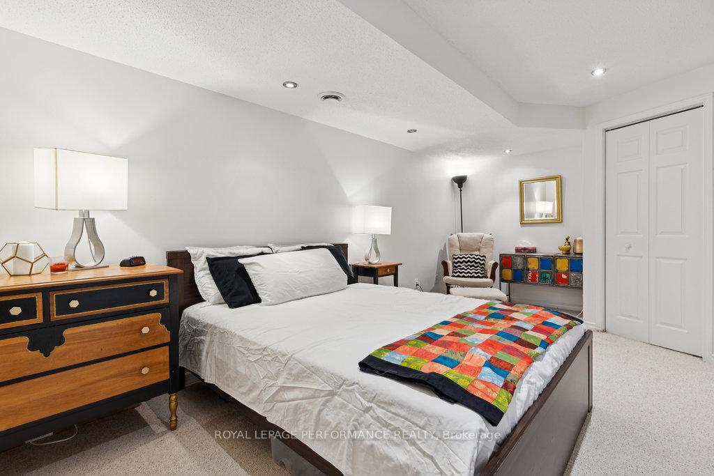 Photo 35 of 1798 Woodhaven Heights, Ottawa, Queenswood Heights South — HOMEH